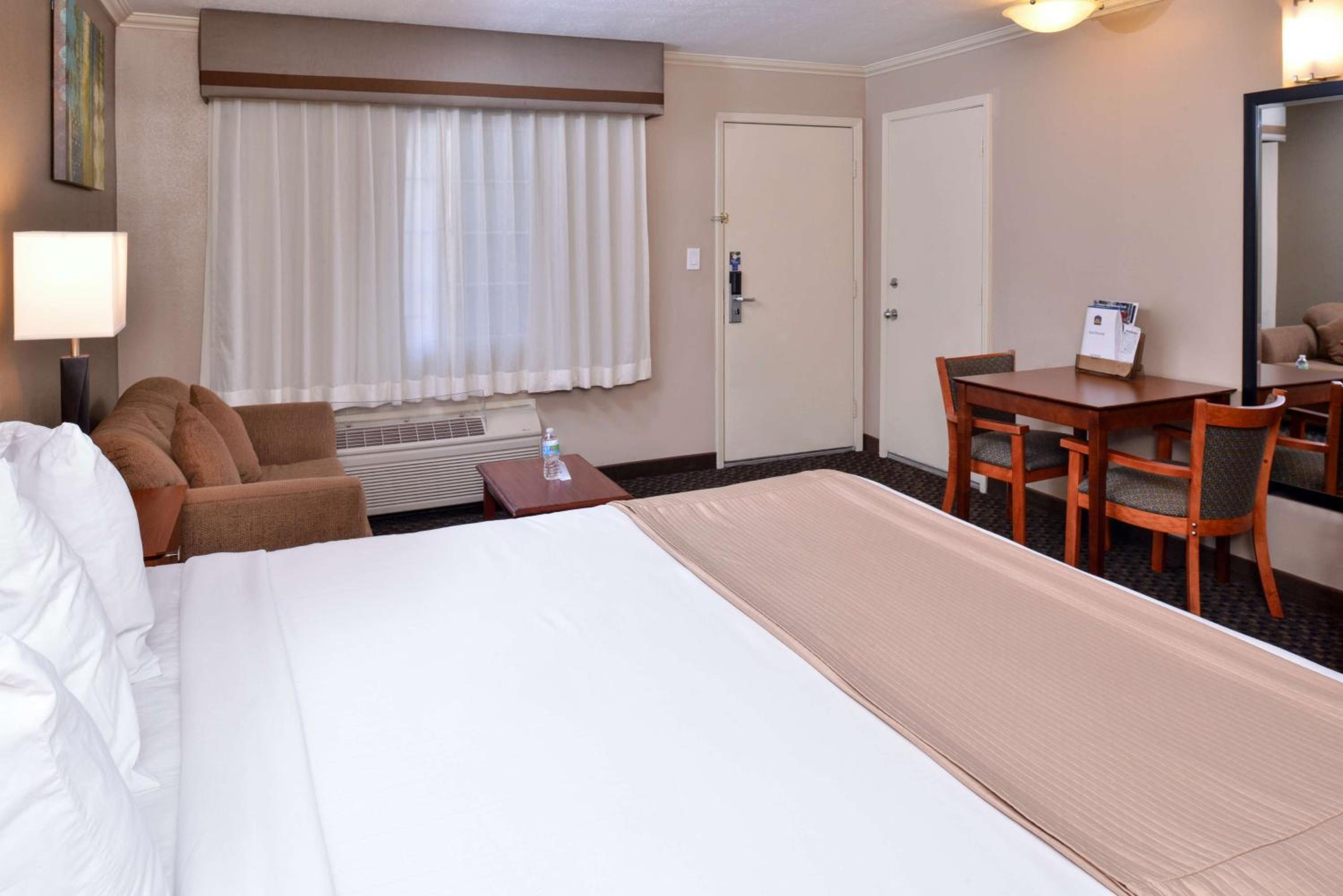 Oxnard Vacations - Best Western Oxnard Inn - Property Image 38