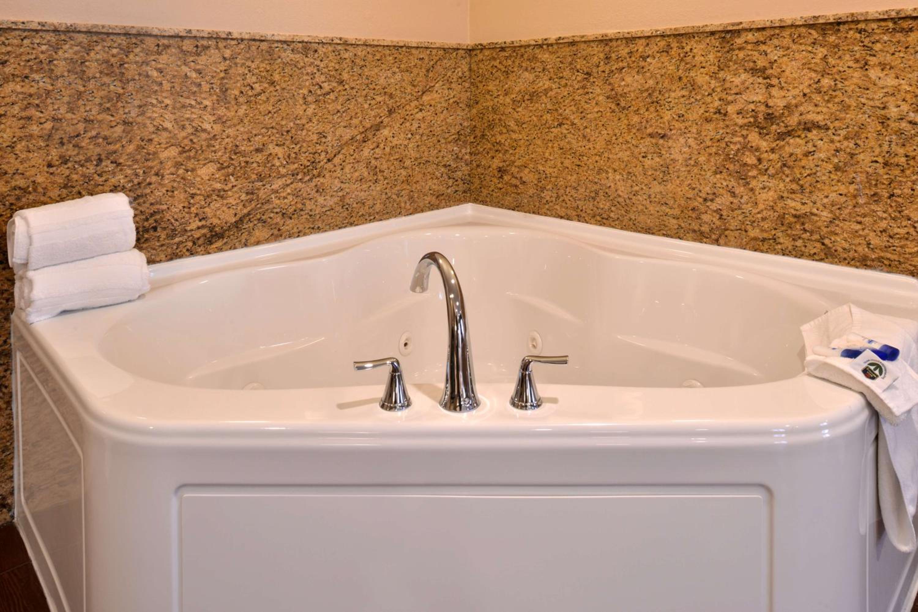 Oxnard Vacations - Best Western Oxnard Inn - Property Image 10