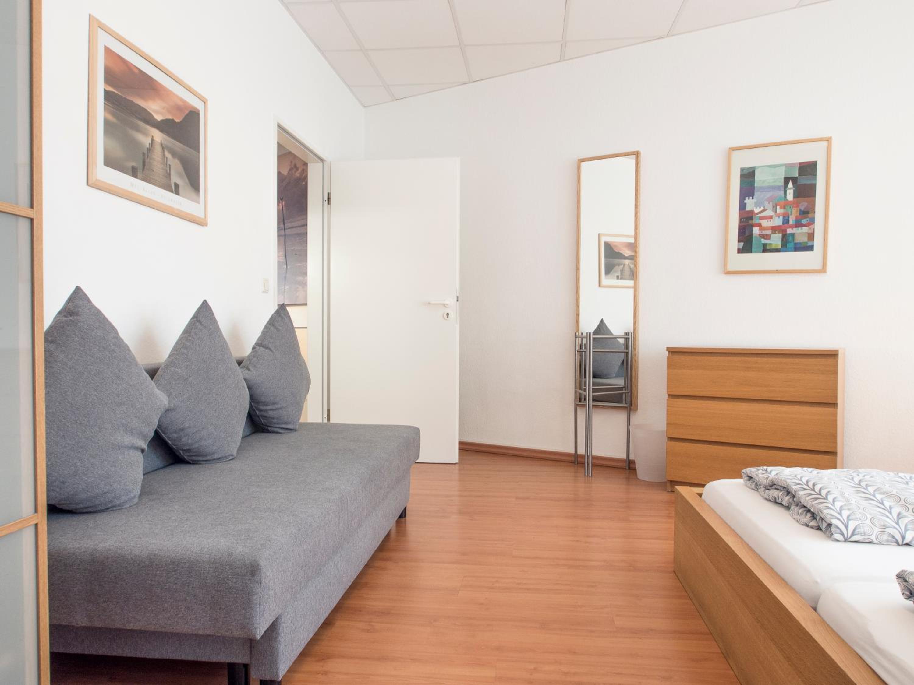Spacious and modern furnished apartment for 10 guests