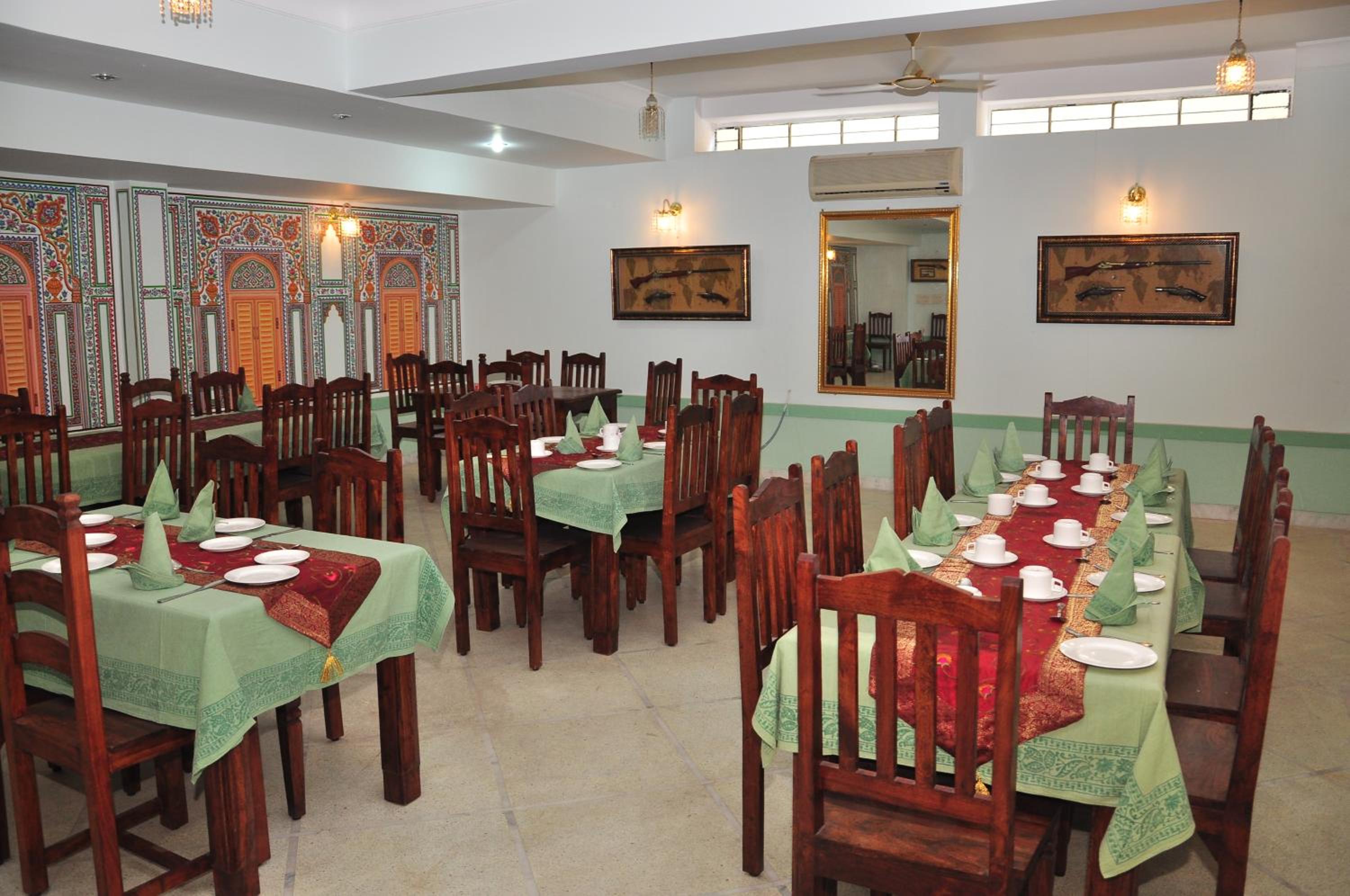 Rani Mahal Hotel