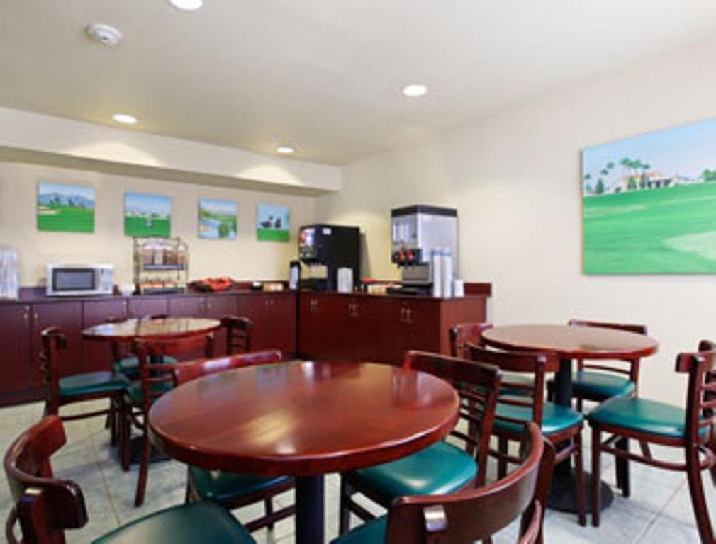 Microtel Inn  Suites by Wyndham Wellton - Property Image 24