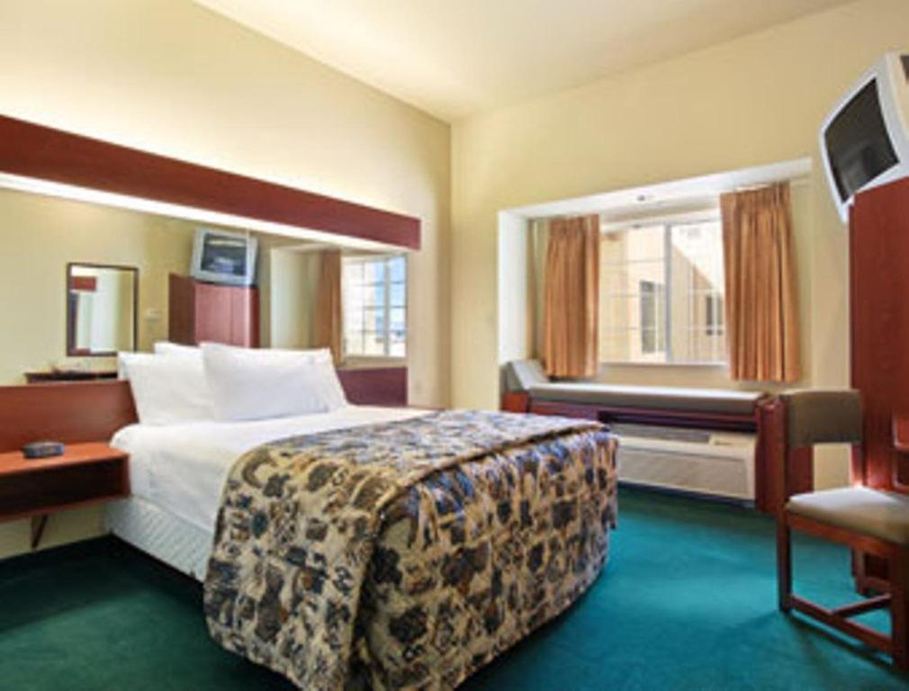 Microtel Inn  Suites by Wyndham Wellton - Property Image 25