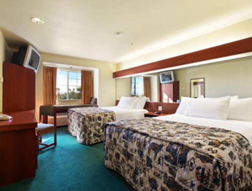 Microtel Inn  Suites by Wyndham Wellton - Property Image 23