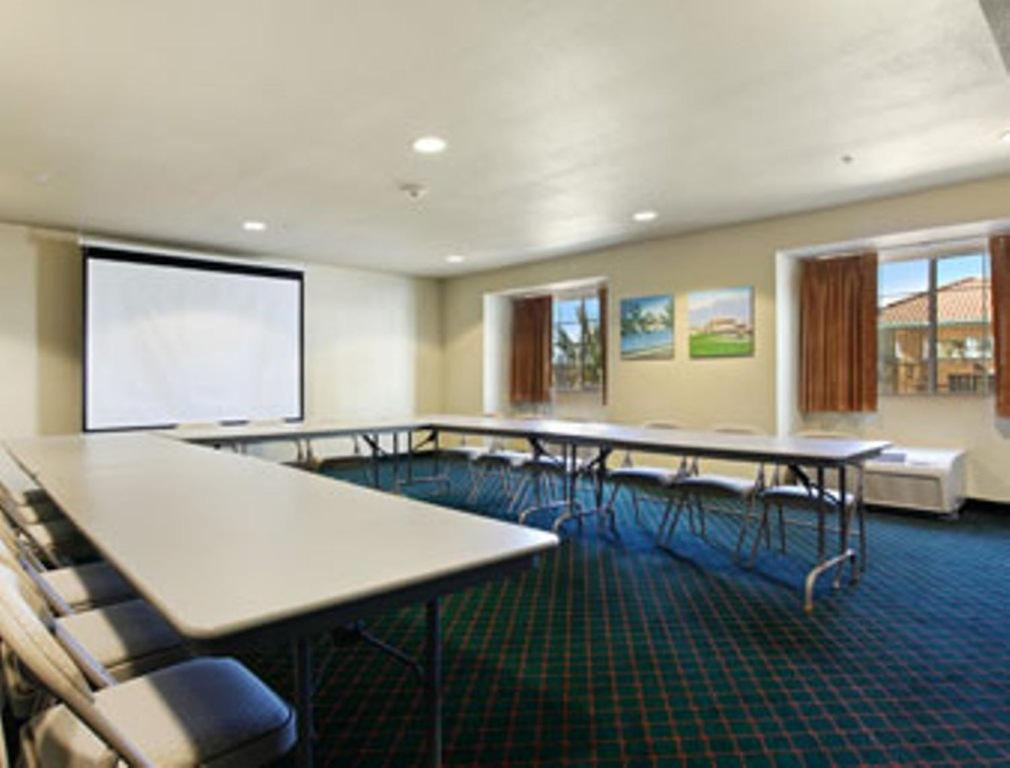Microtel Inn  Suites by Wyndham Wellton - Property Image 19
