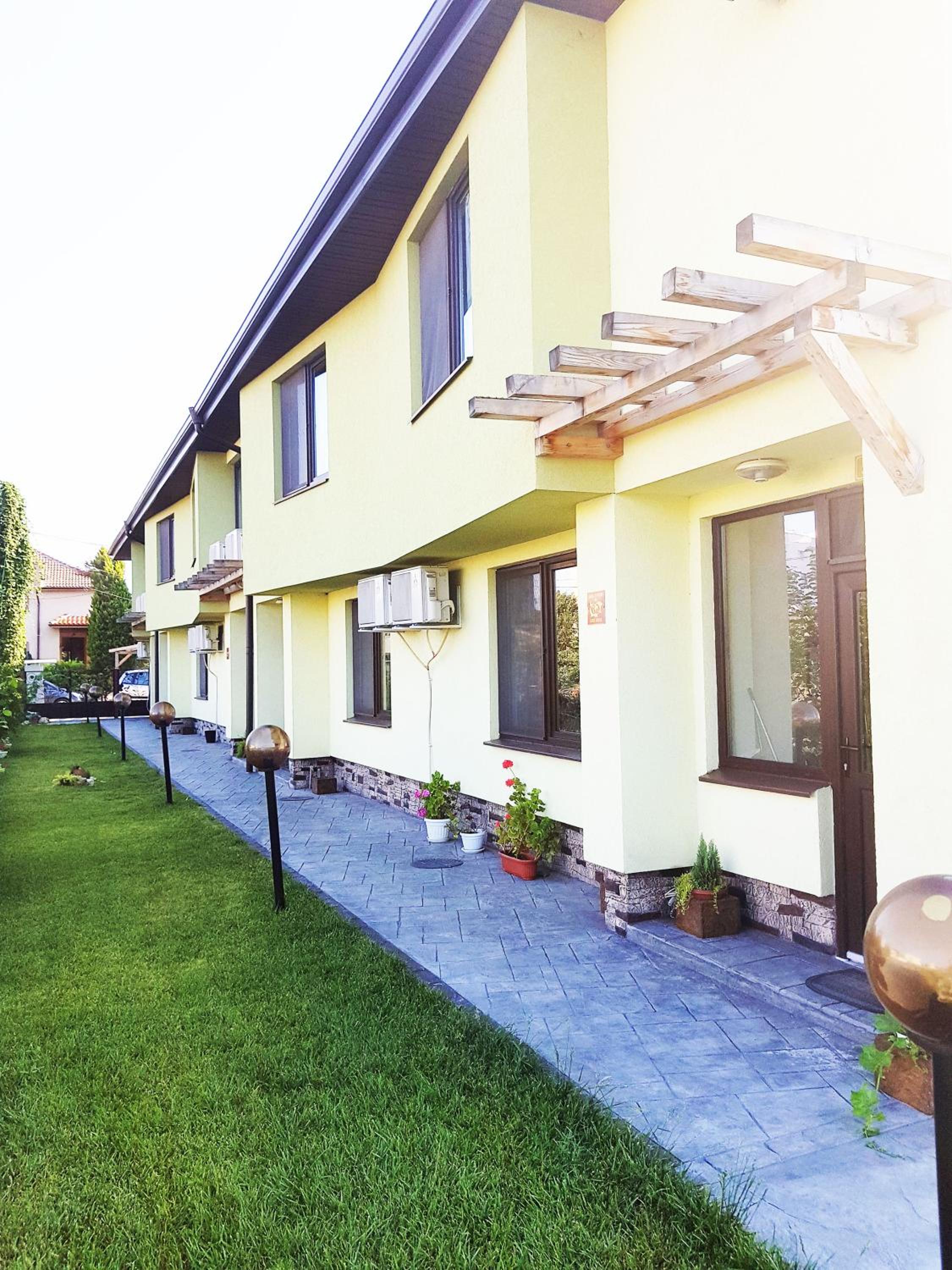Guesthouse River House