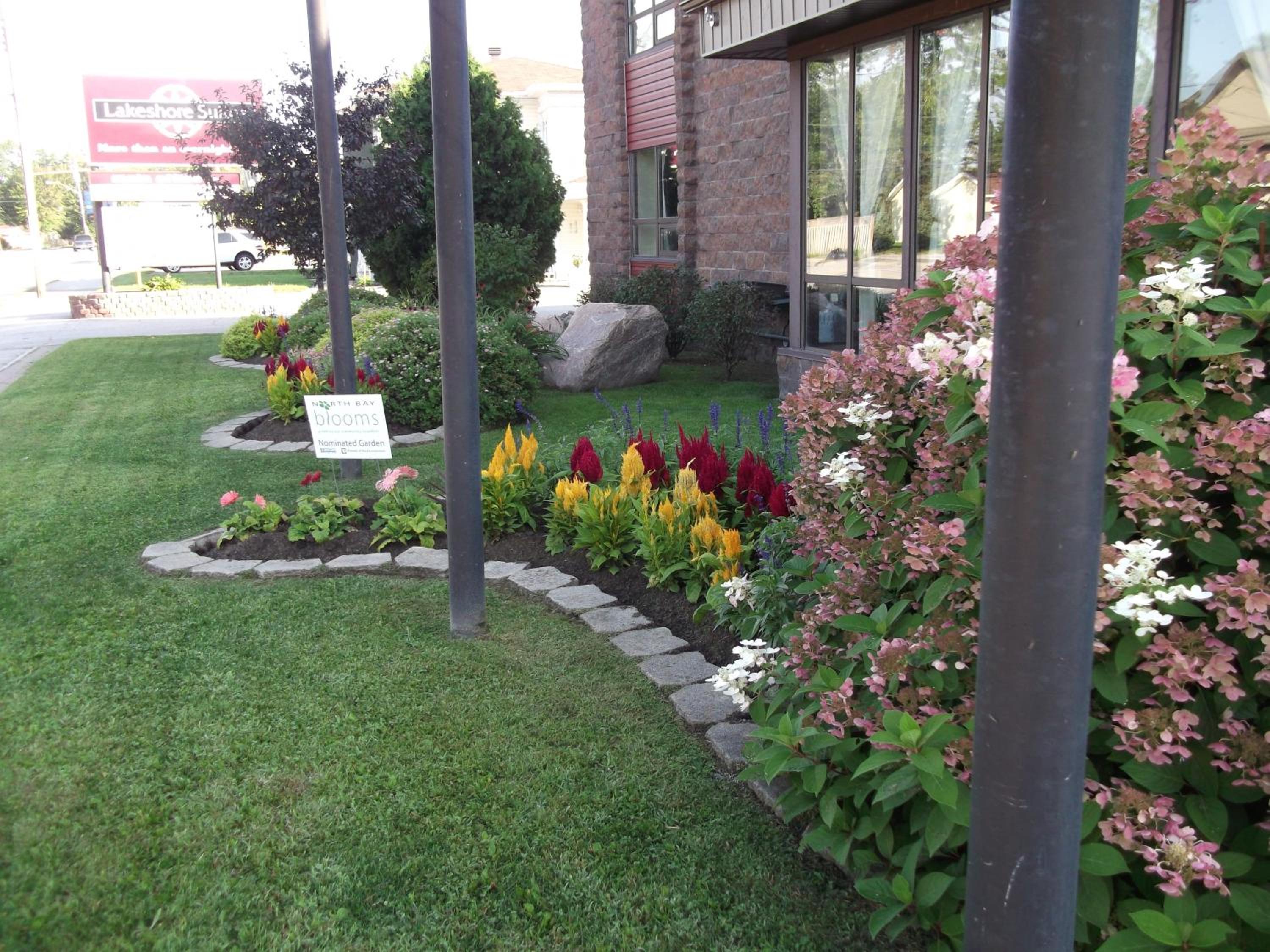 North Bay Vacations - Travelodge by Wyndham North Bay Lakeshore - Property Image 2