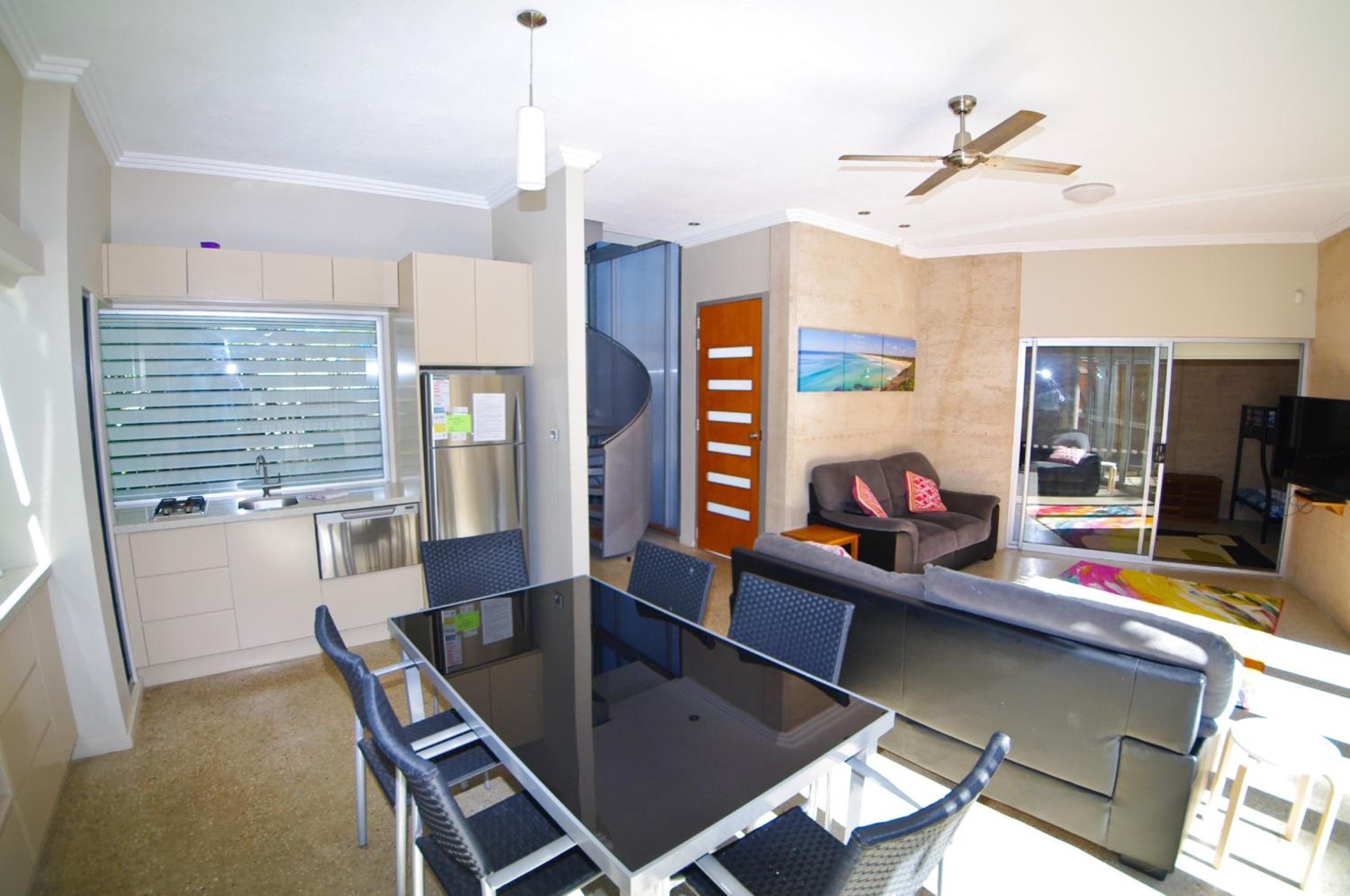 Crescent Head Spa Villa