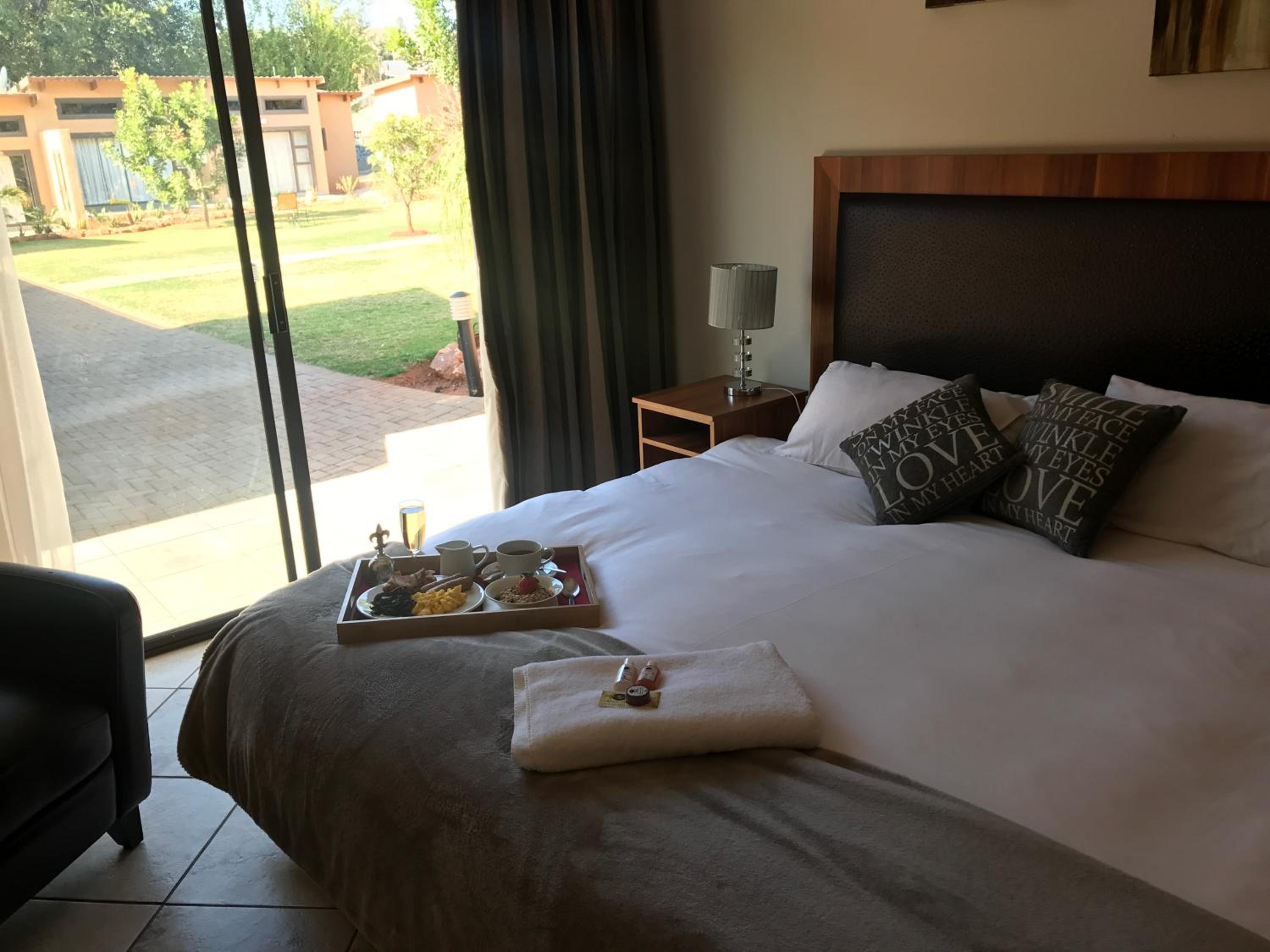 Manor Hills Guest Lodge