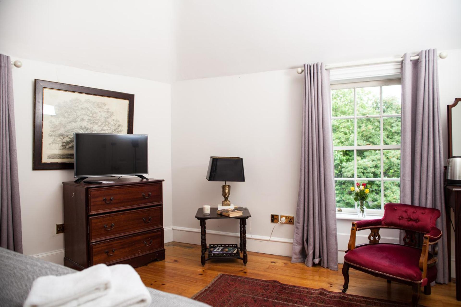 The Historical Harcourt Suites