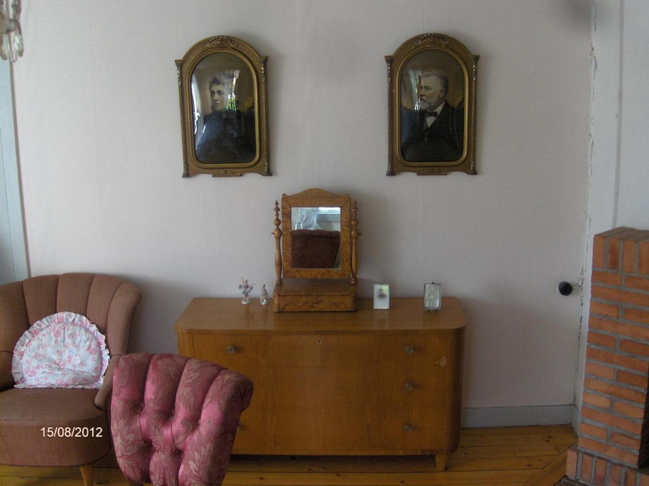 Mälby Säteri B&B