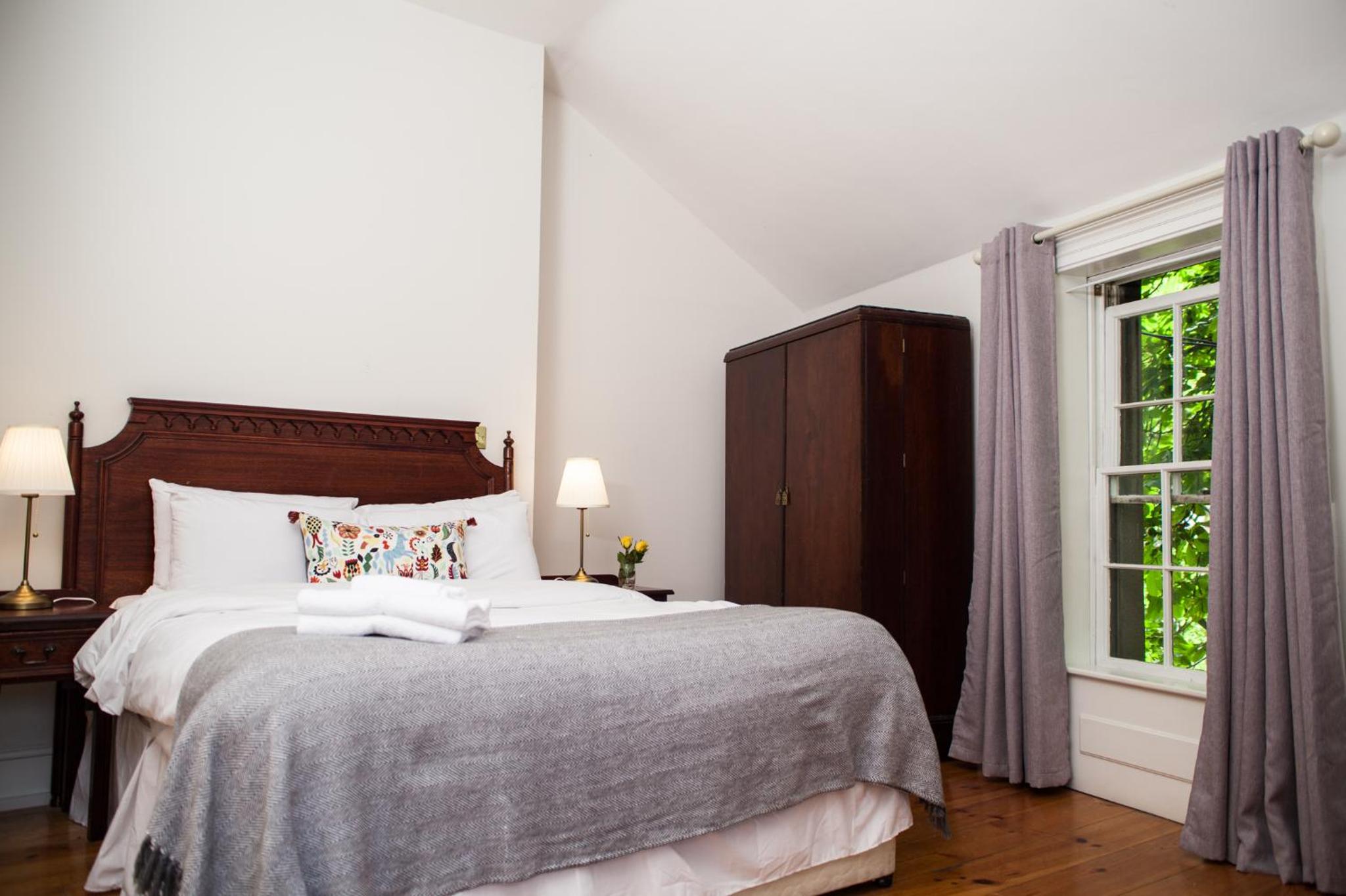The Historical Harcourt Suites
