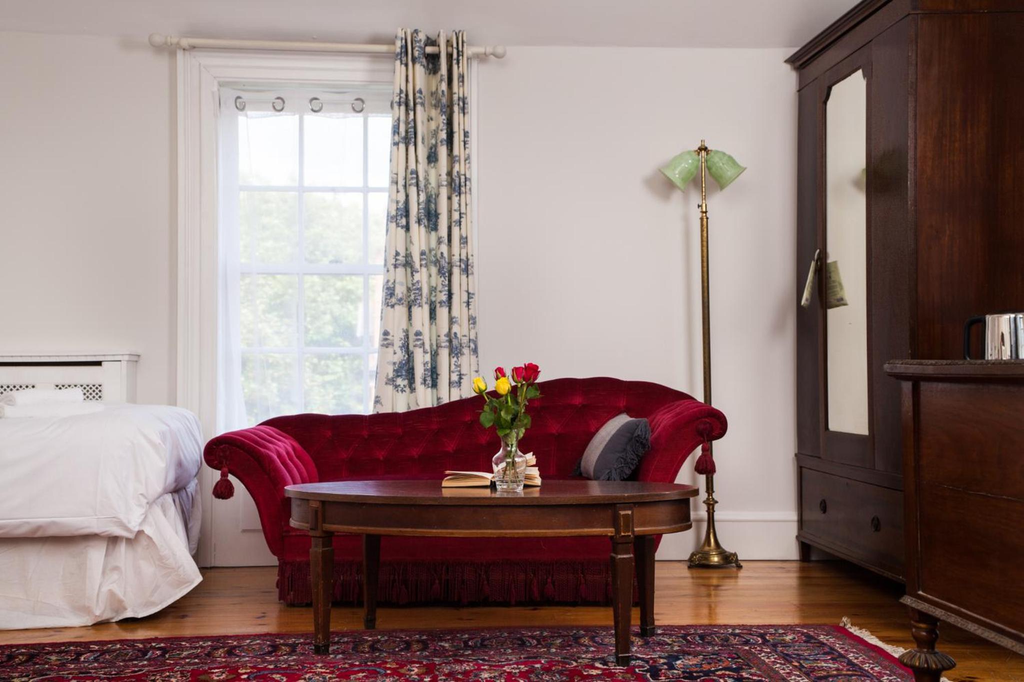The Historical Harcourt Suites