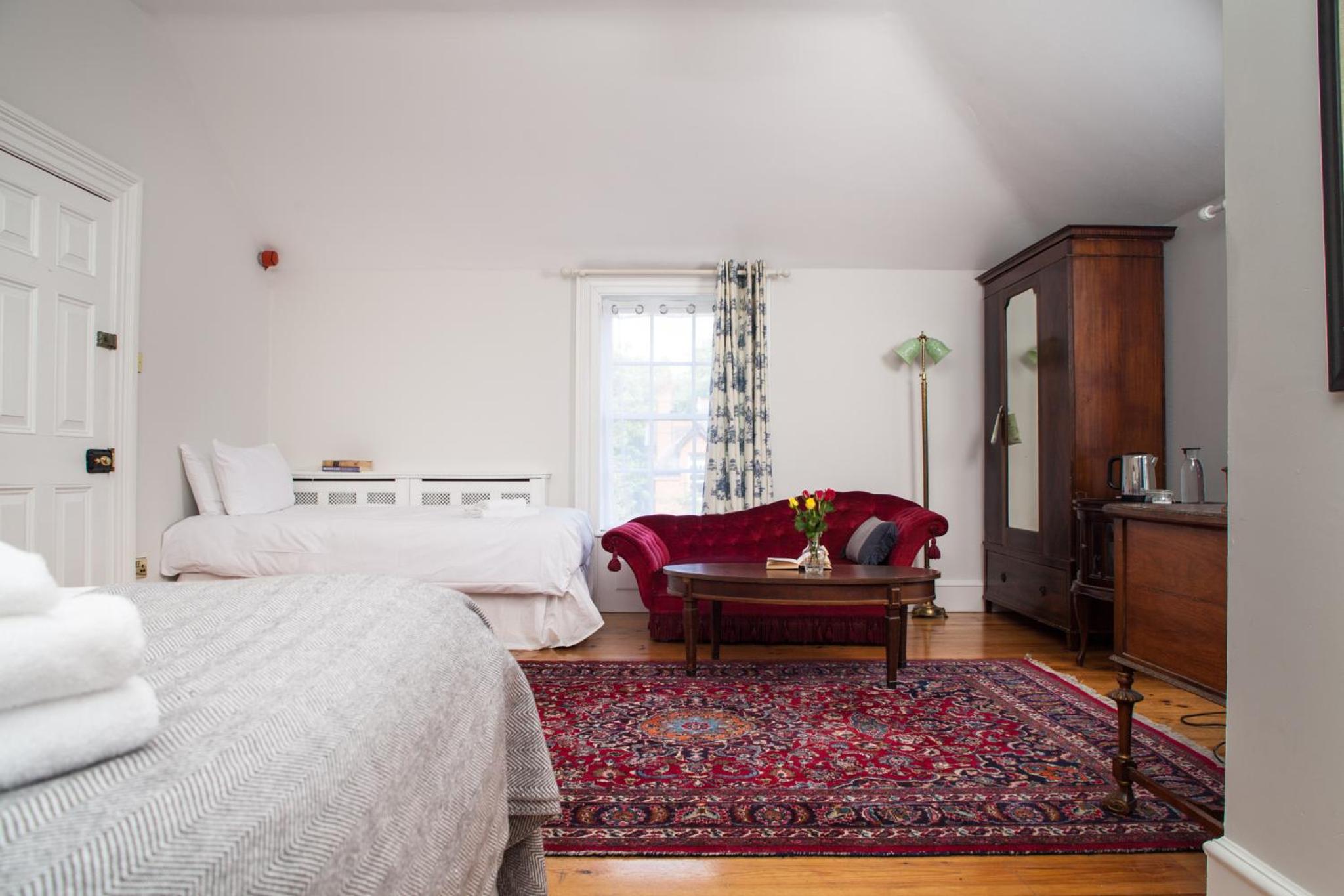 The Historical Harcourt Suites