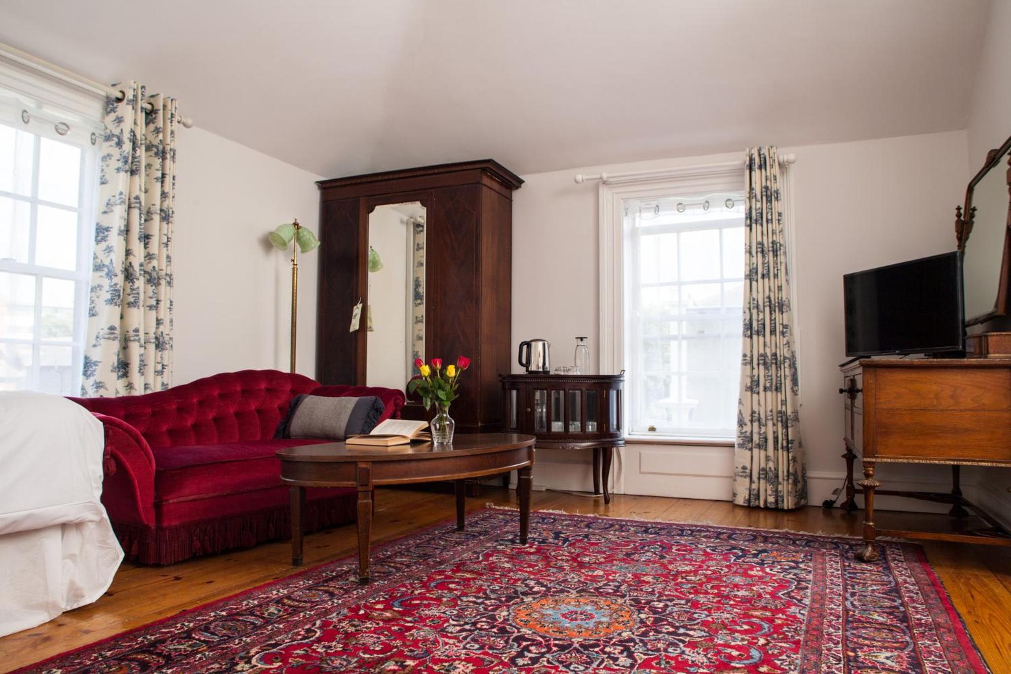 The Historical Harcourt Suites