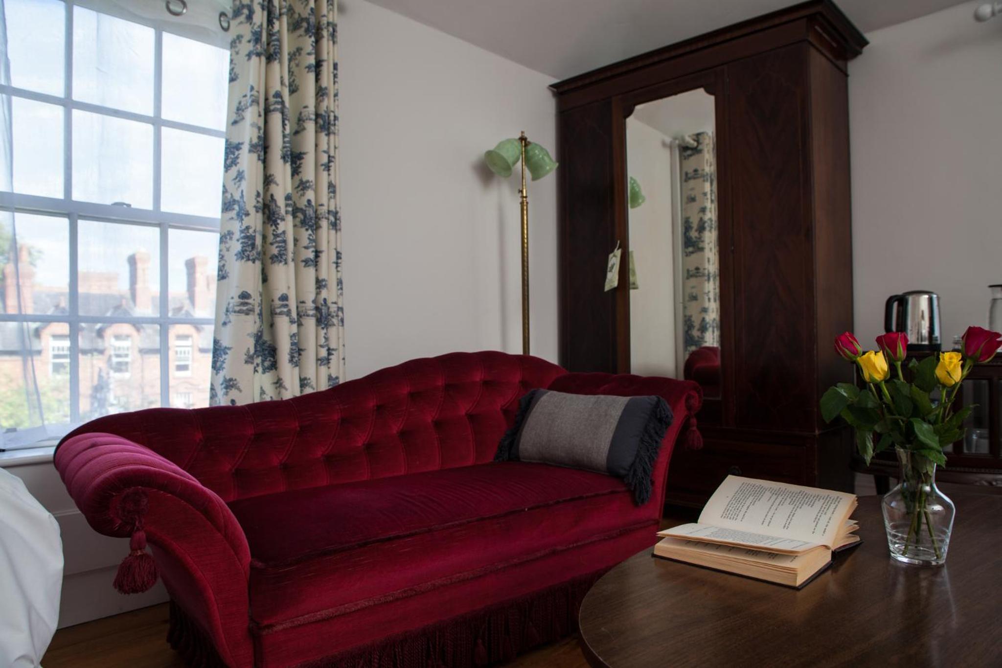 The Historical Harcourt Suites