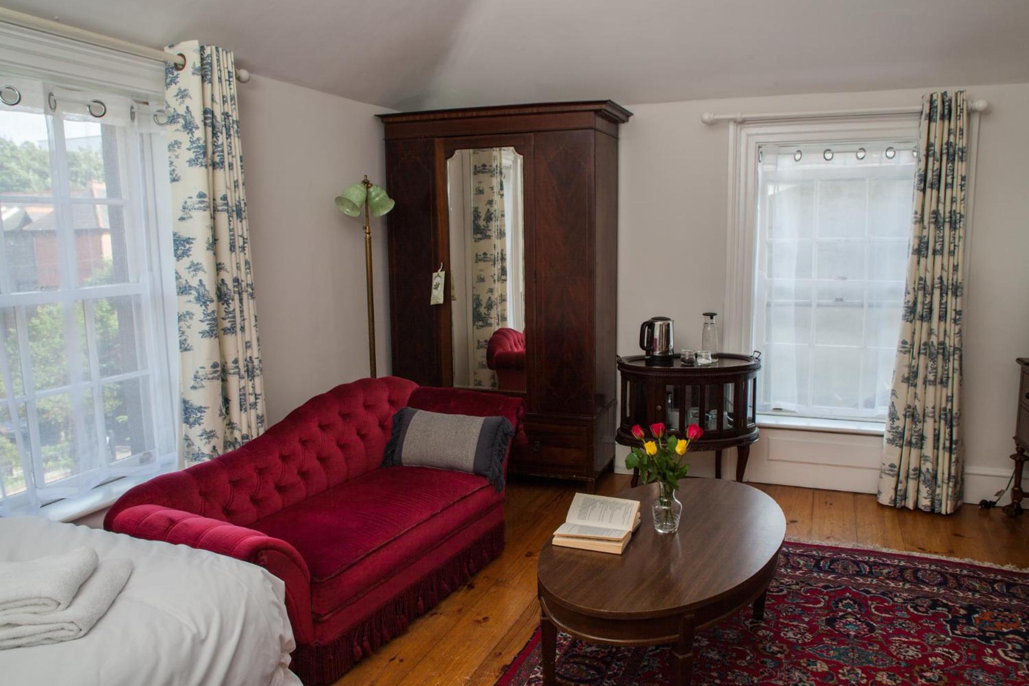 The Historical Harcourt Suites