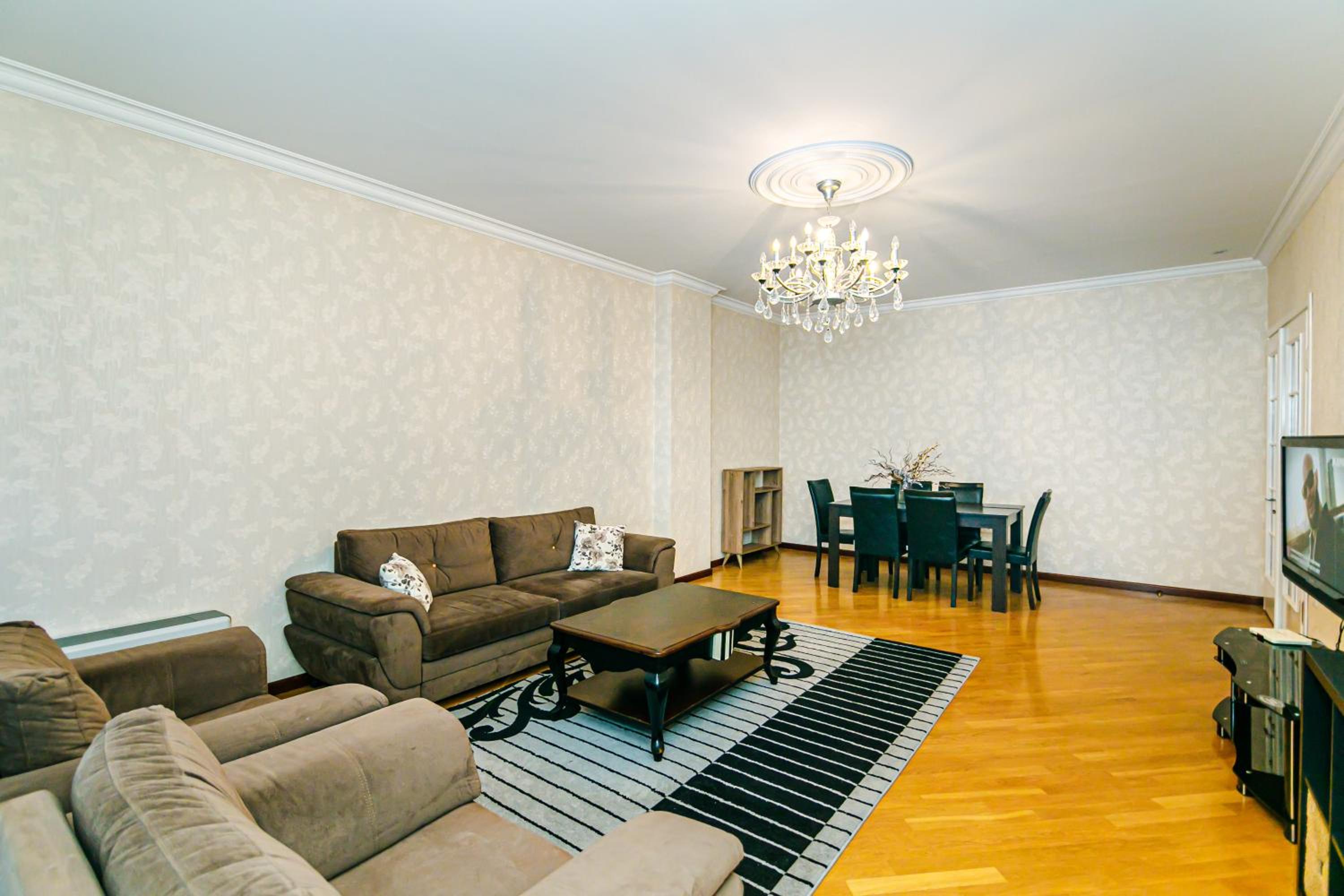 RICCHI Luxury Apartment in Nizami street