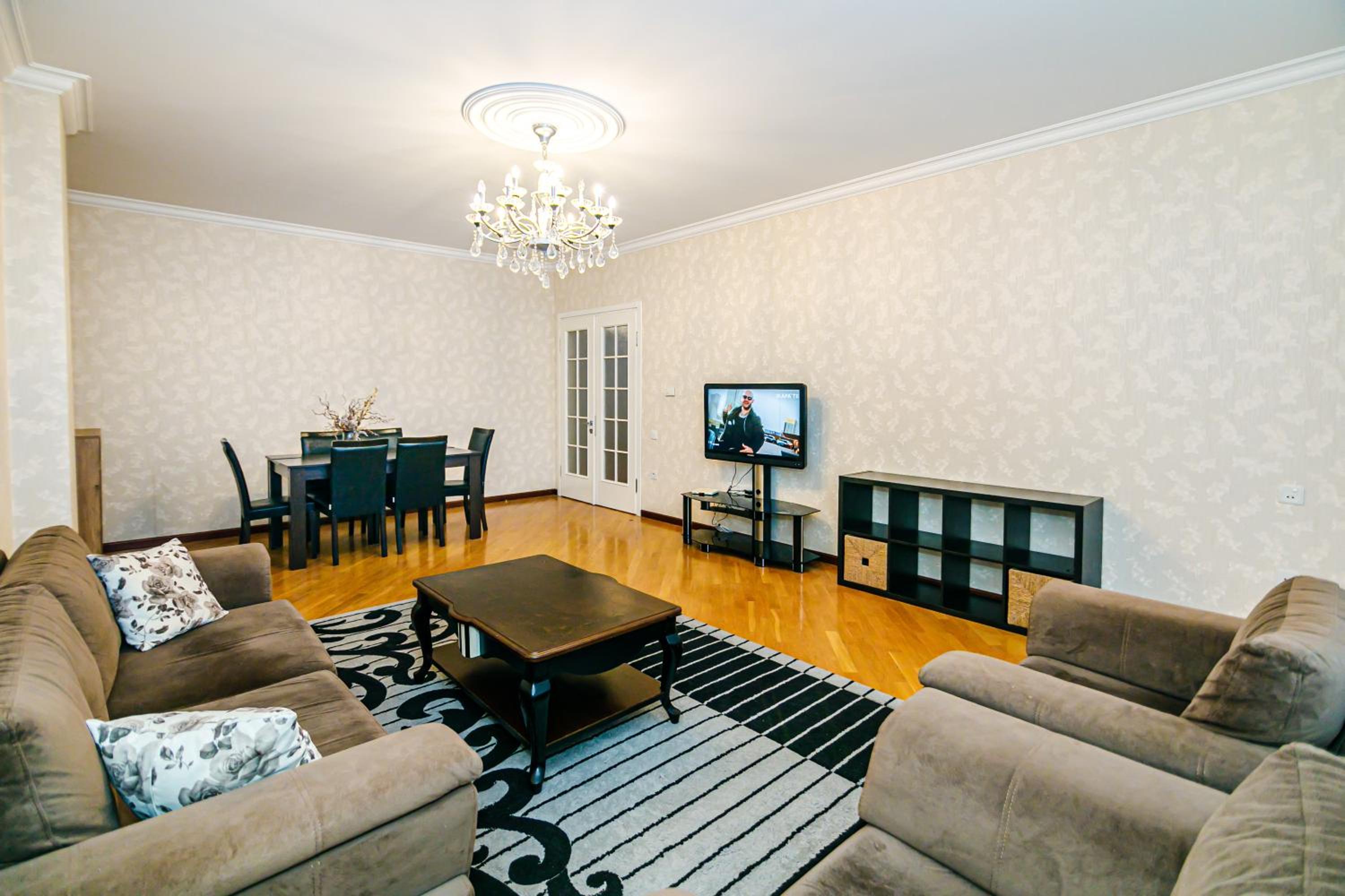 RICCHI Luxury Apartment in Nizami street