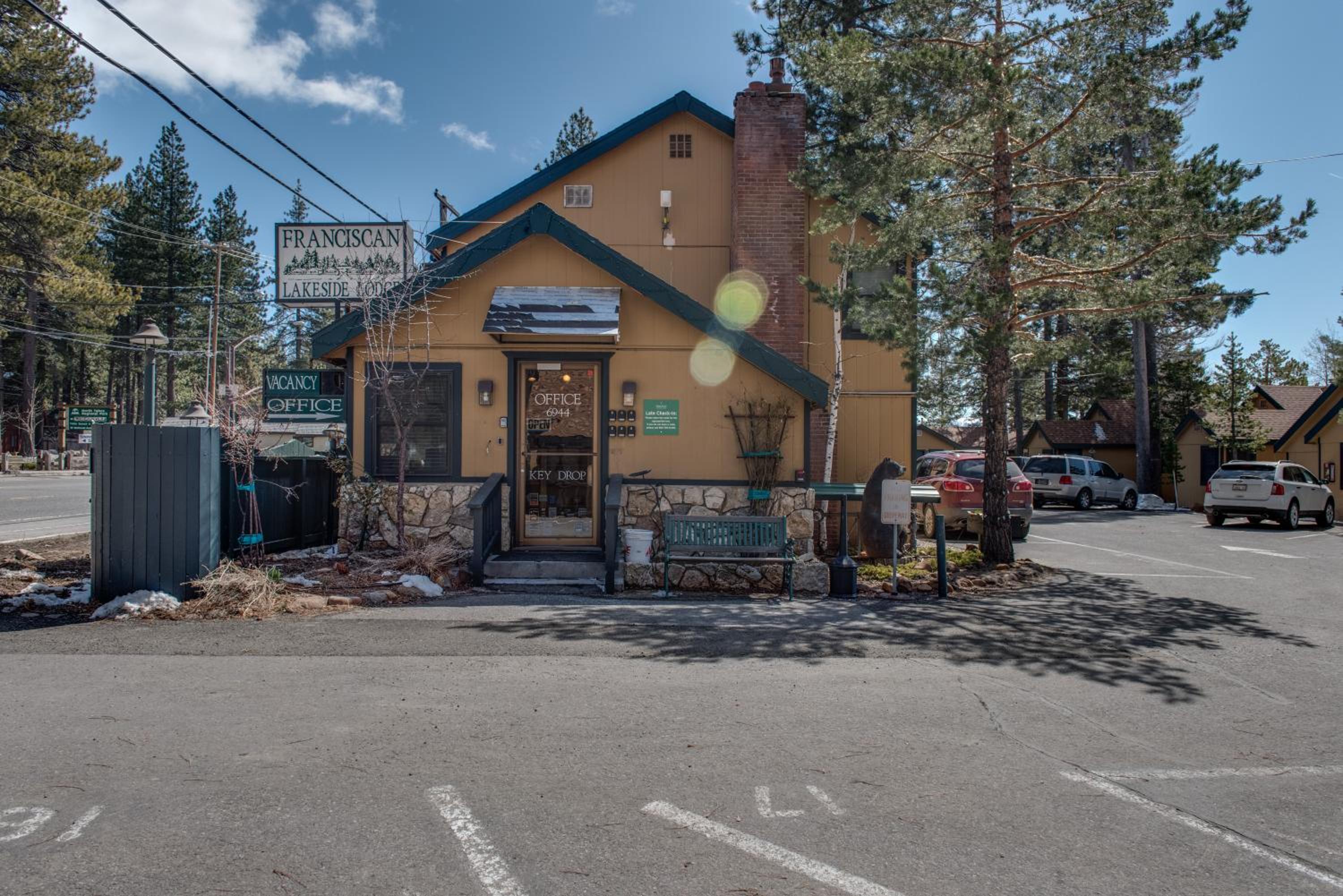 Hotel Franciscan Lodge - Image 1