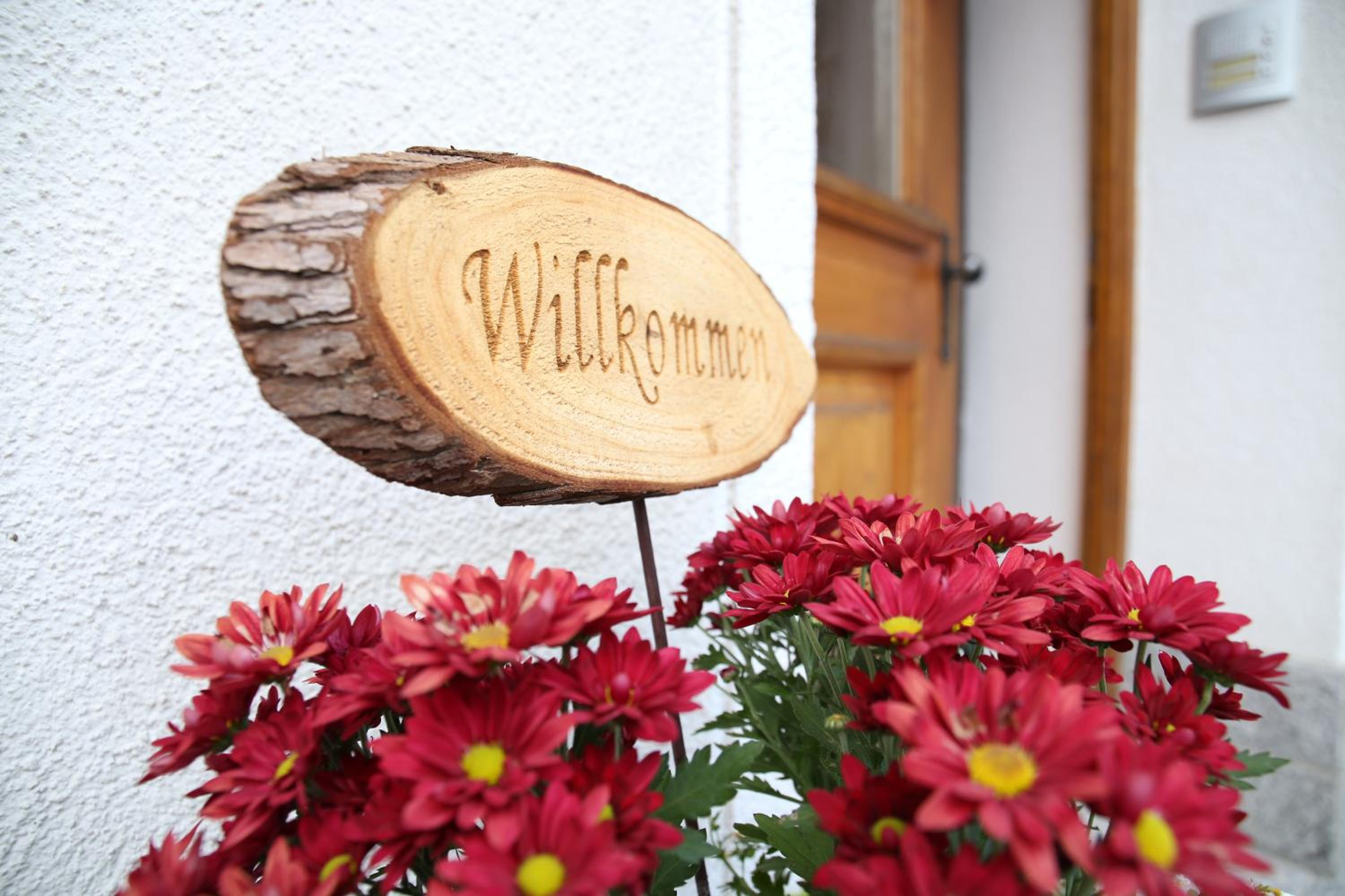 Apart Wackernell