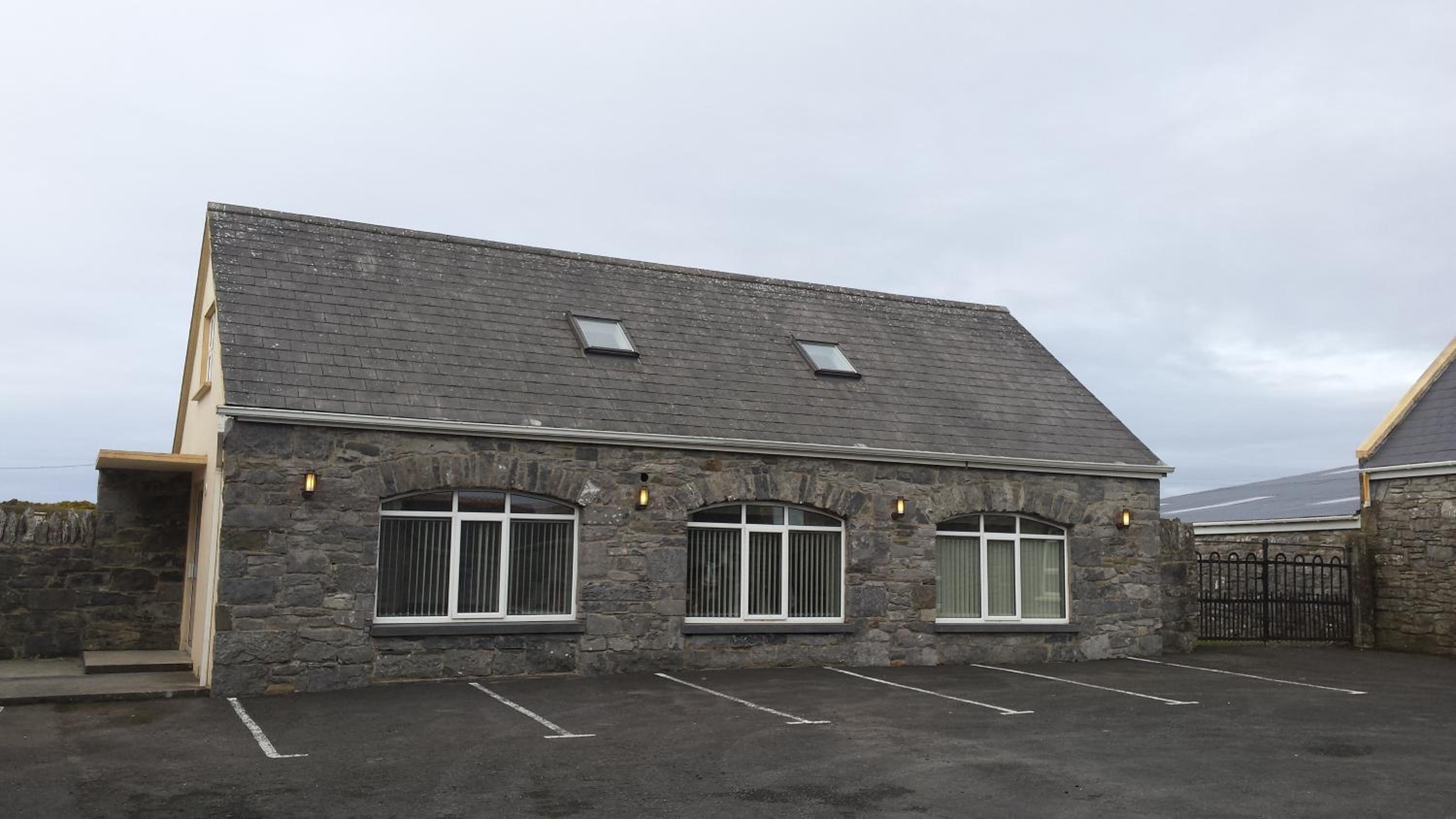 Aran View Holiday Homes Doolin - The Courtyard House - Sleeps 9 view 2