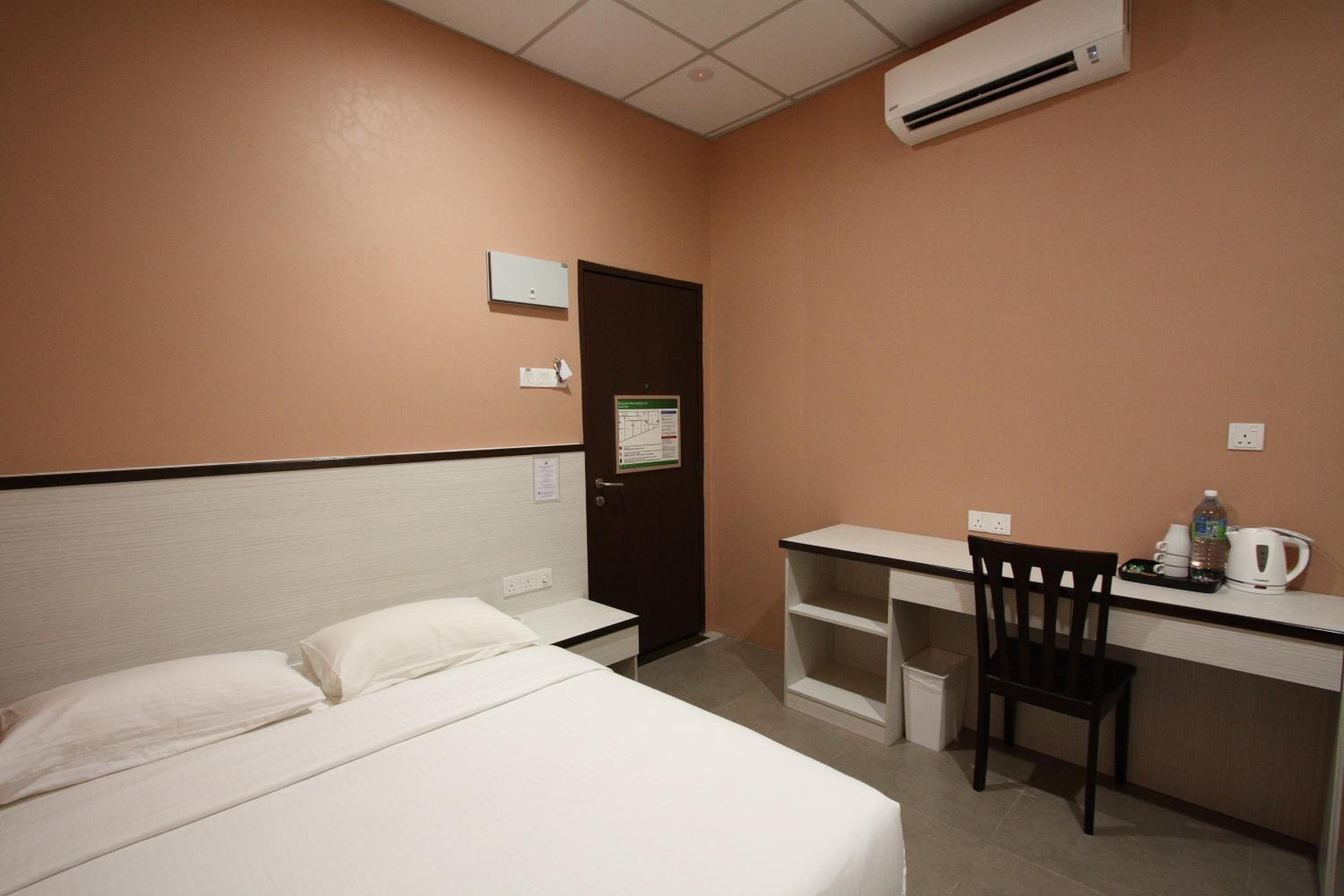 Shamrock Guest House II