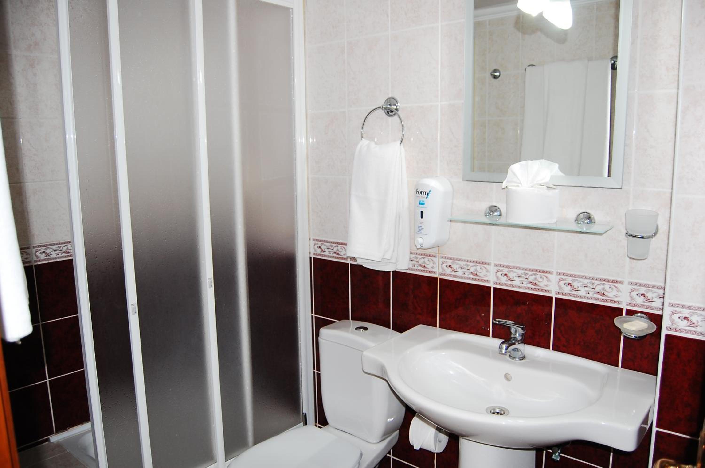 Triana Hotel - Image 8