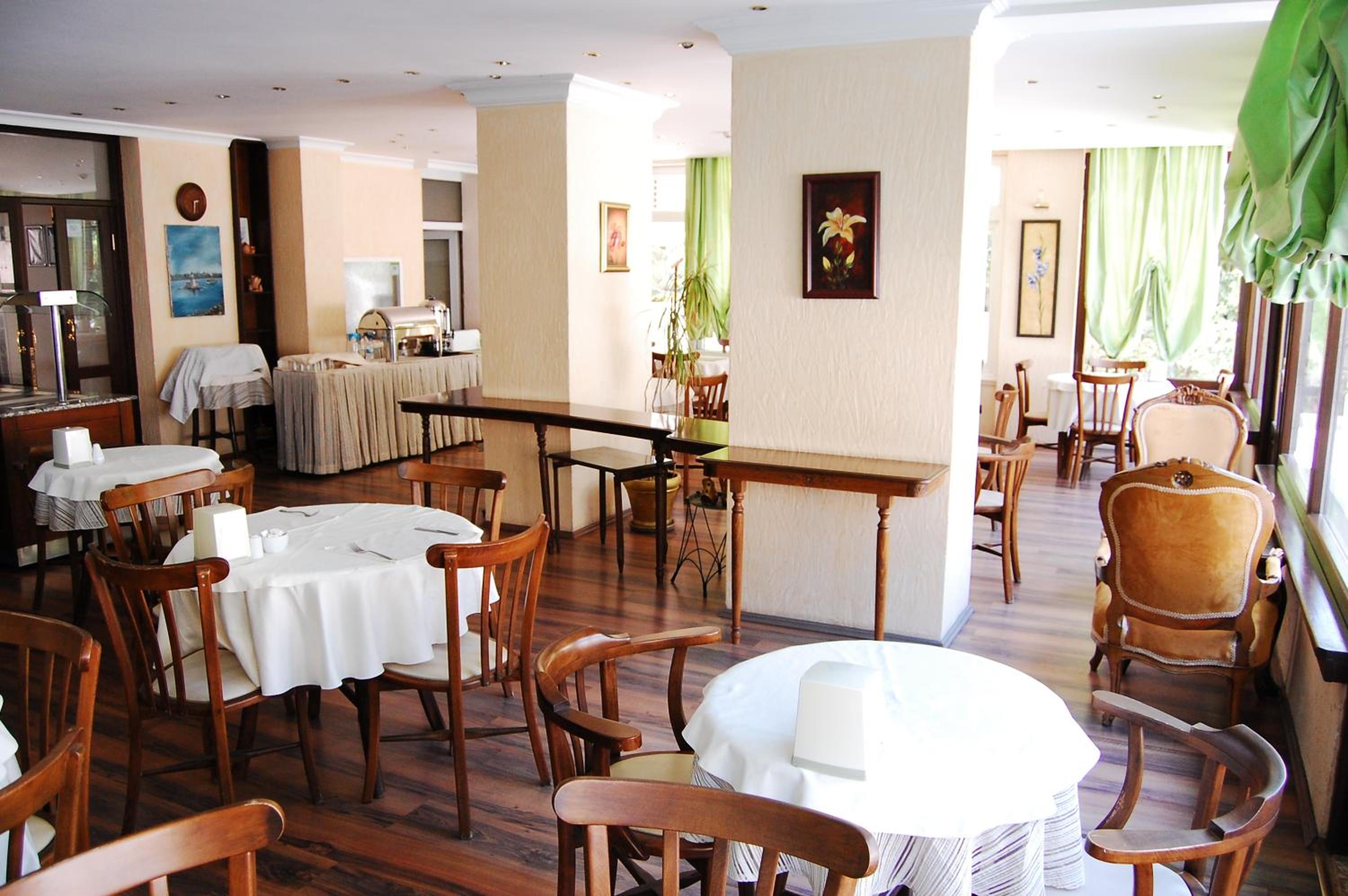 Triana Hotel - Image 19