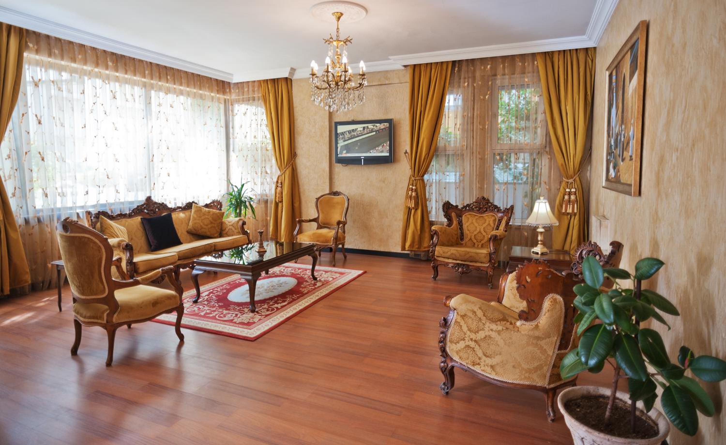Triana Hotel - Image 5