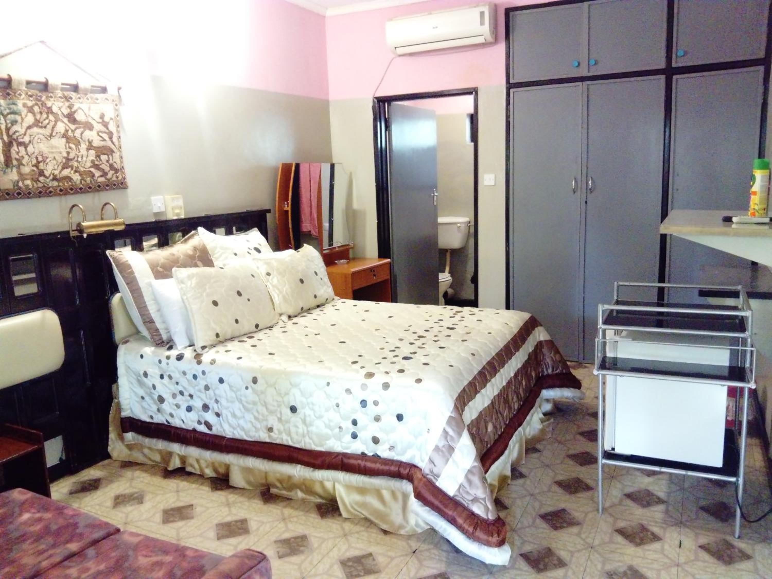 Photo 6
