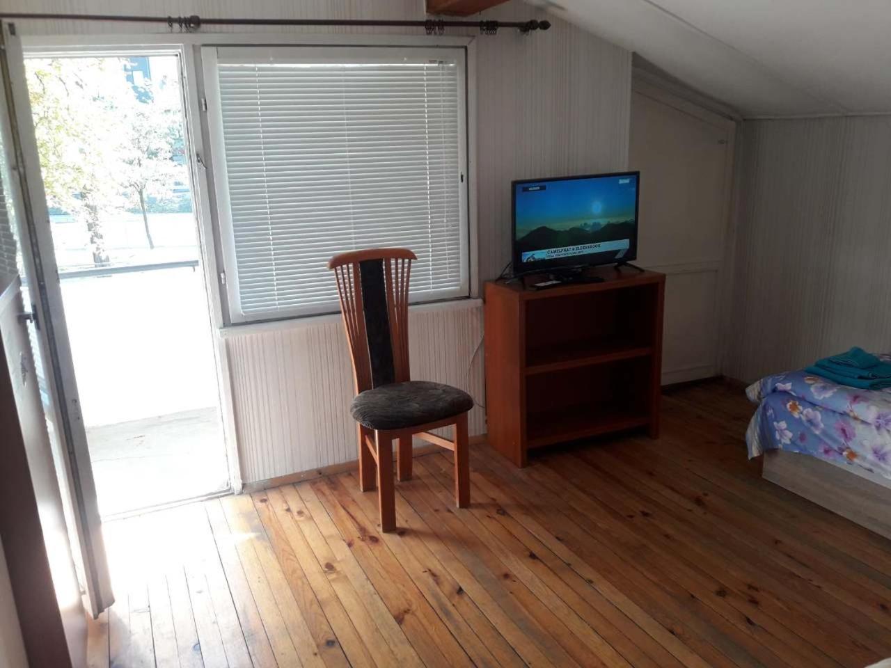 Photo 9