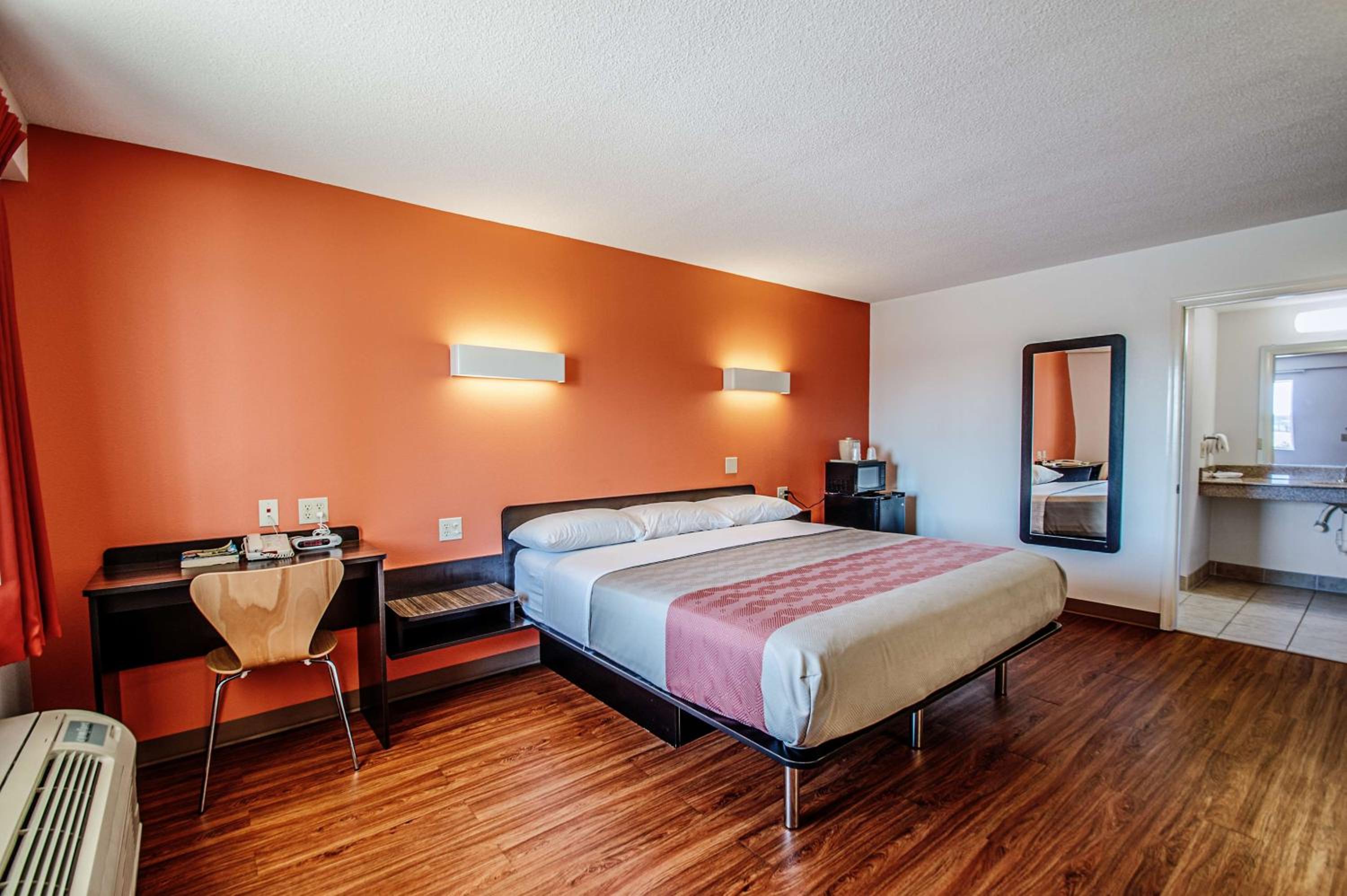 Motel 6-Martinsburg, WV
