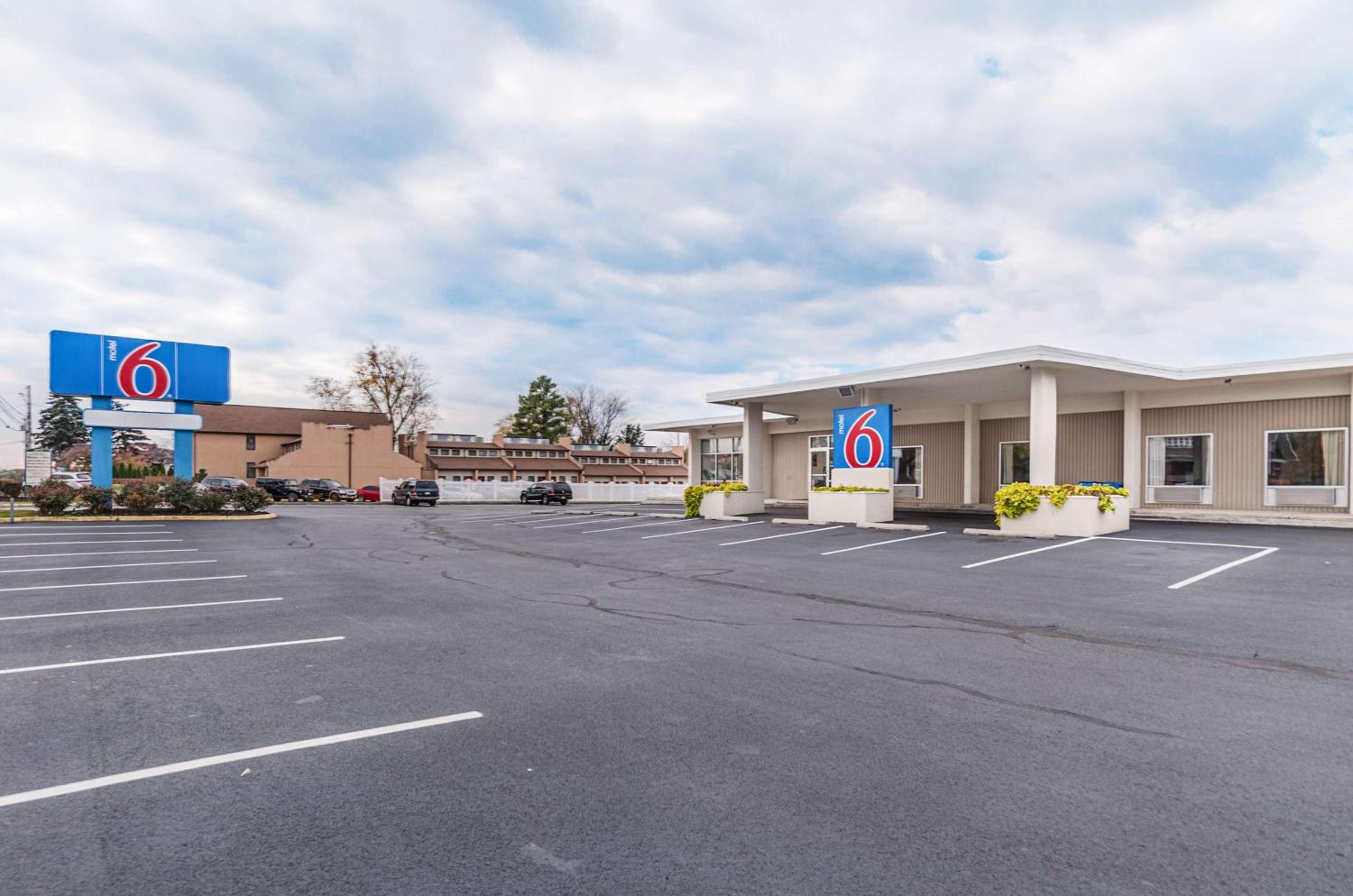 Winchester Vacations - Motel6 Winchester, VA - Property Image 30
