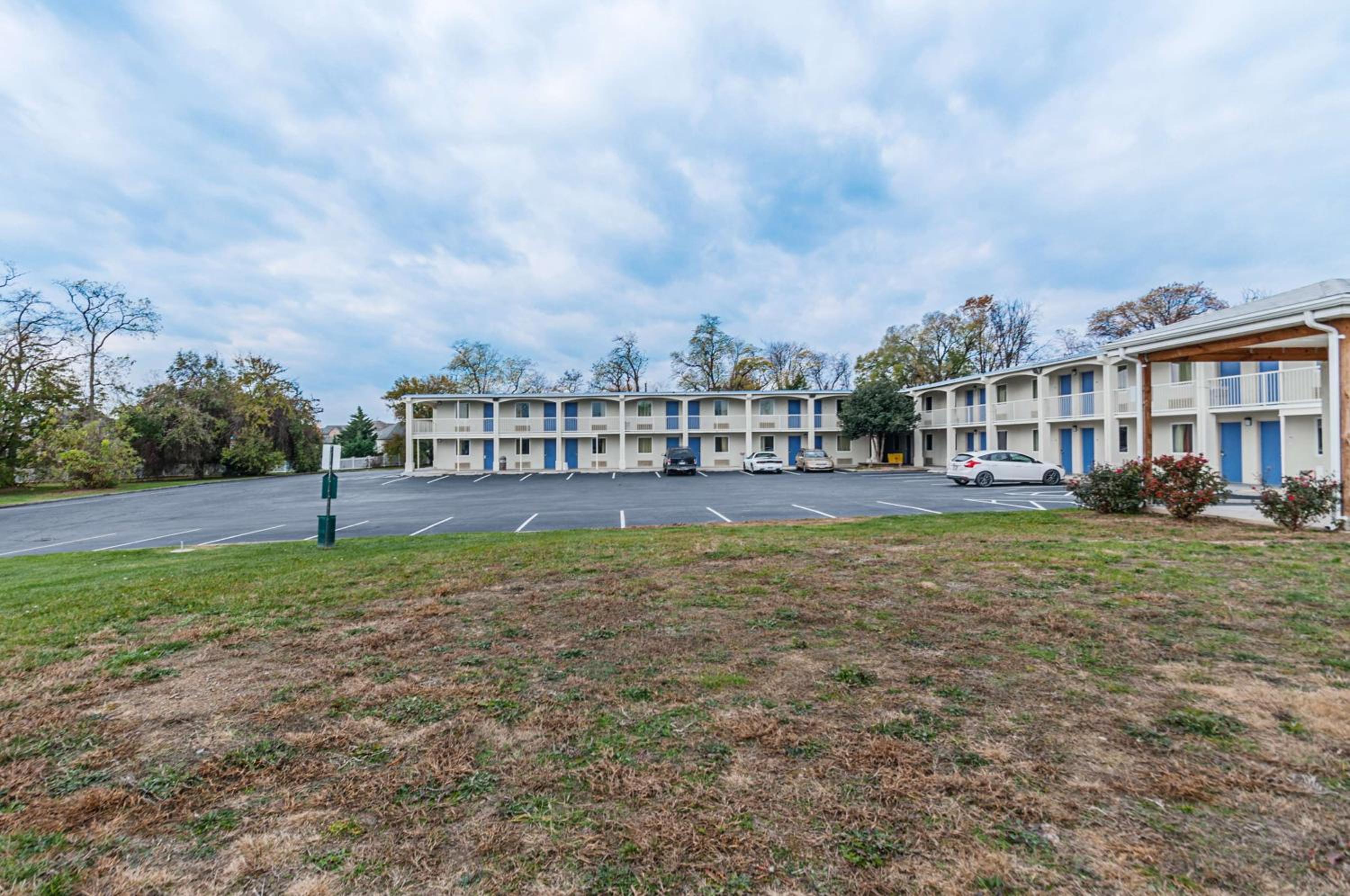Winchester Vacations - Motel6 Winchester, VA - Property Image 28