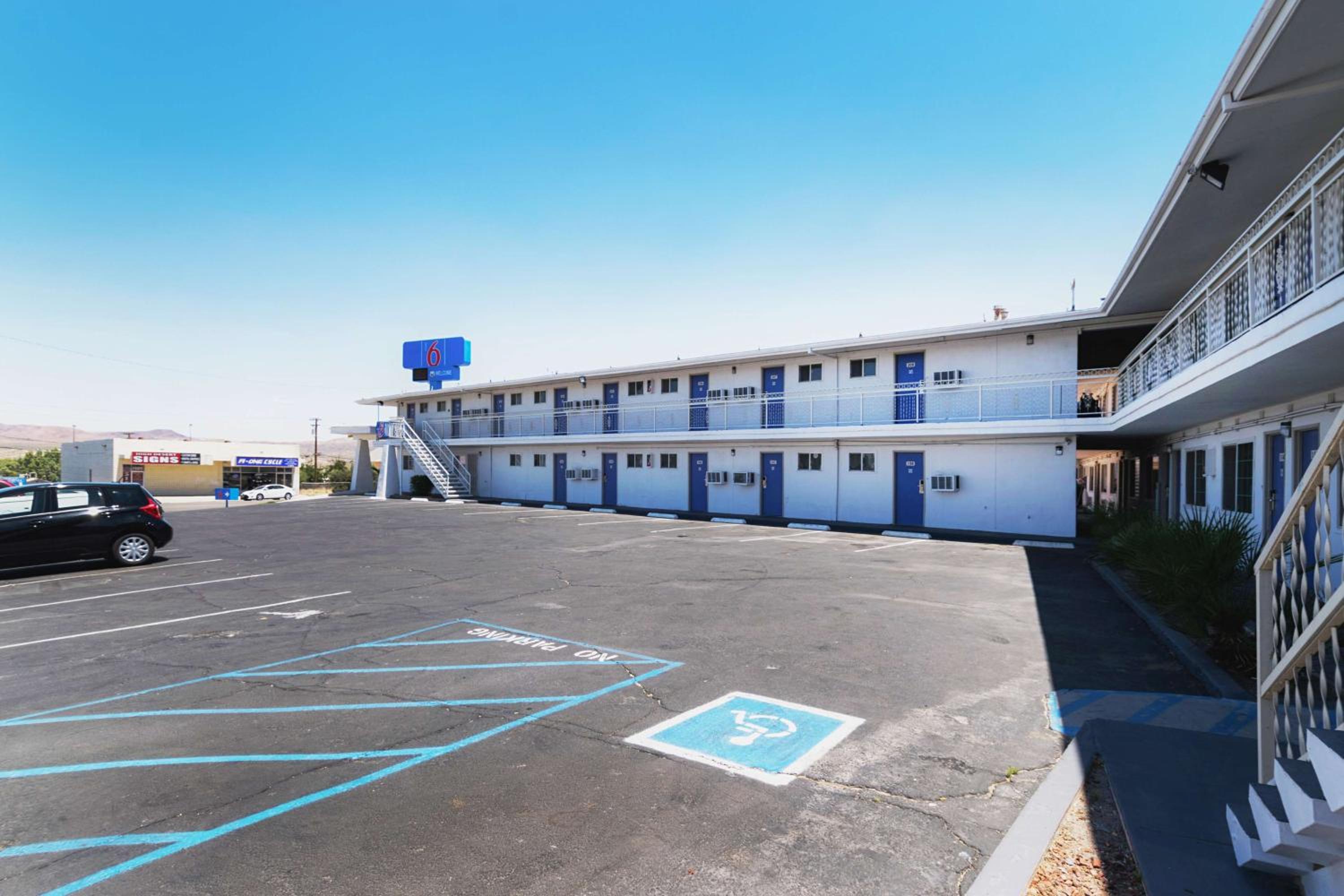 Barstow Vacations - Motel 6-Barstow, CA - Route 66 - Property Image 5