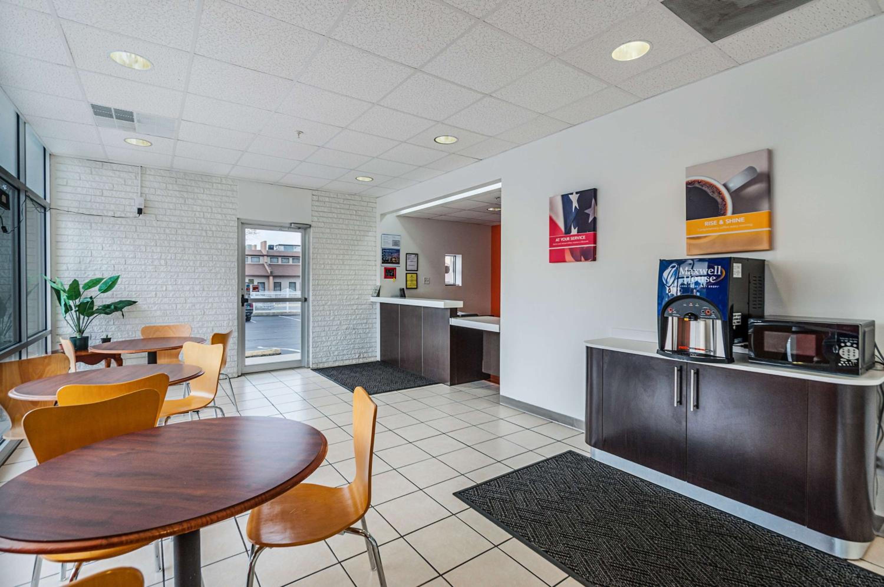 Winchester Vacations - Motel6 Winchester, VA - Property Image 27