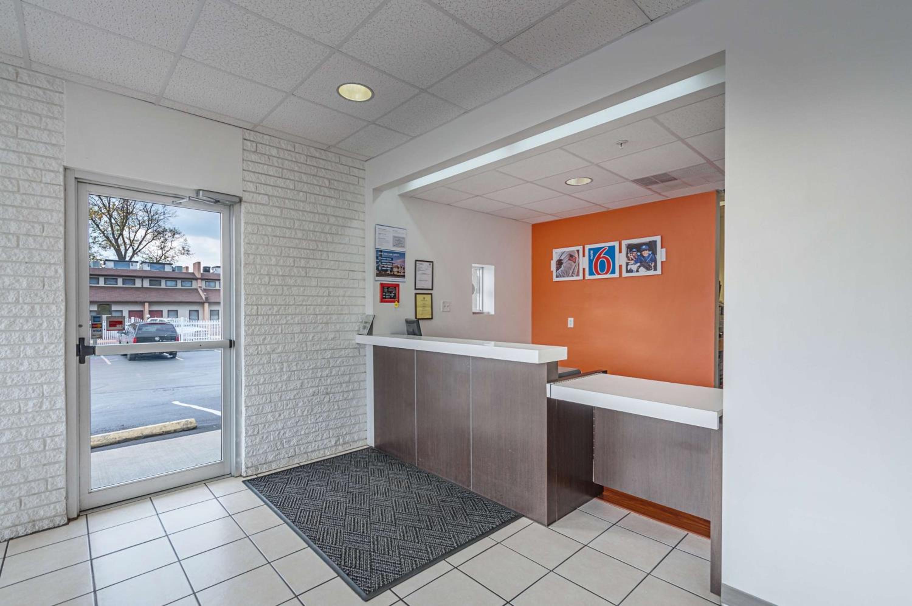 Winchester Vacations - Motel6 Winchester, VA - Property Image 26