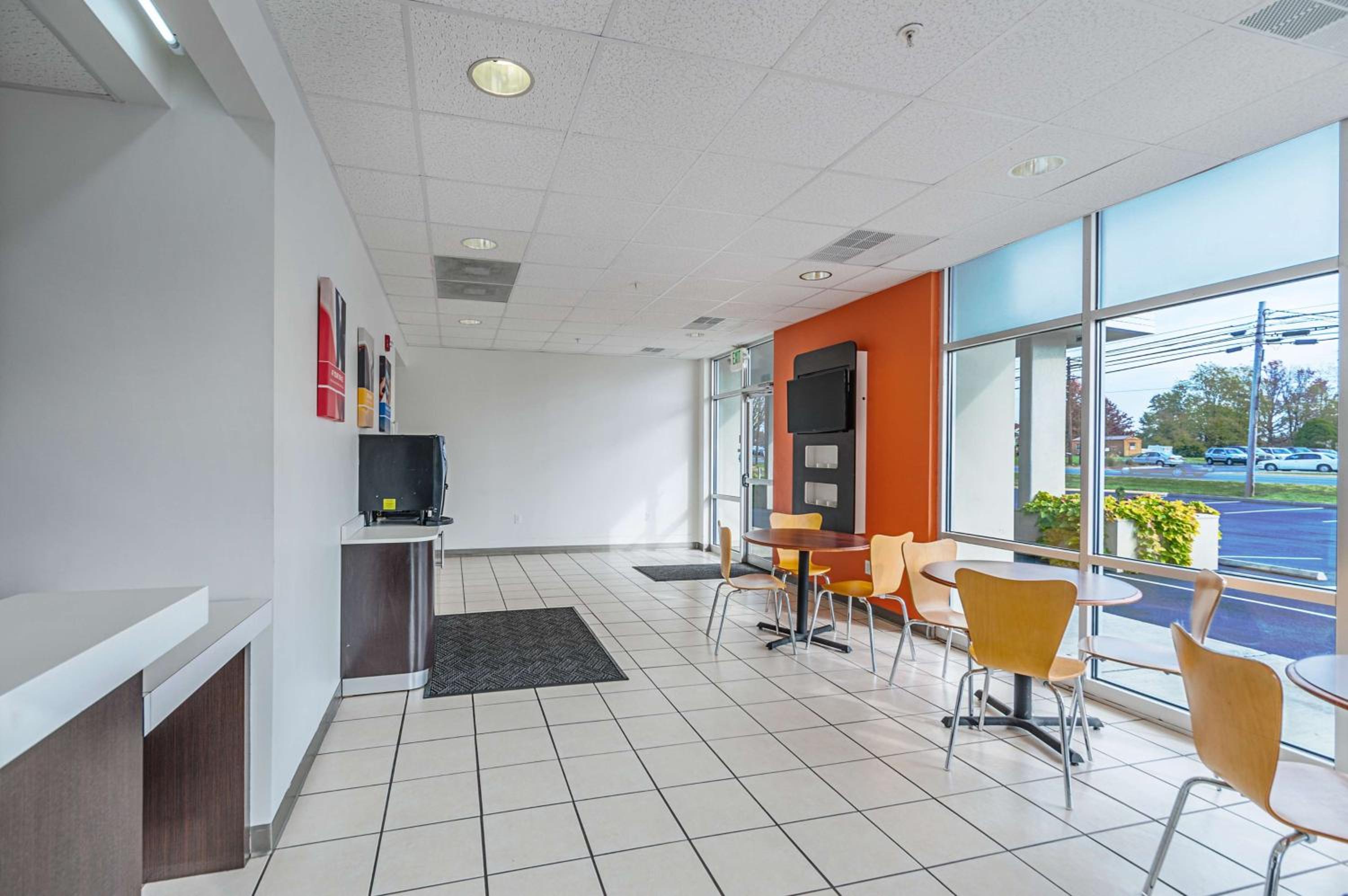 Winchester Vacations - Motel6 Winchester, VA - Property Image 24