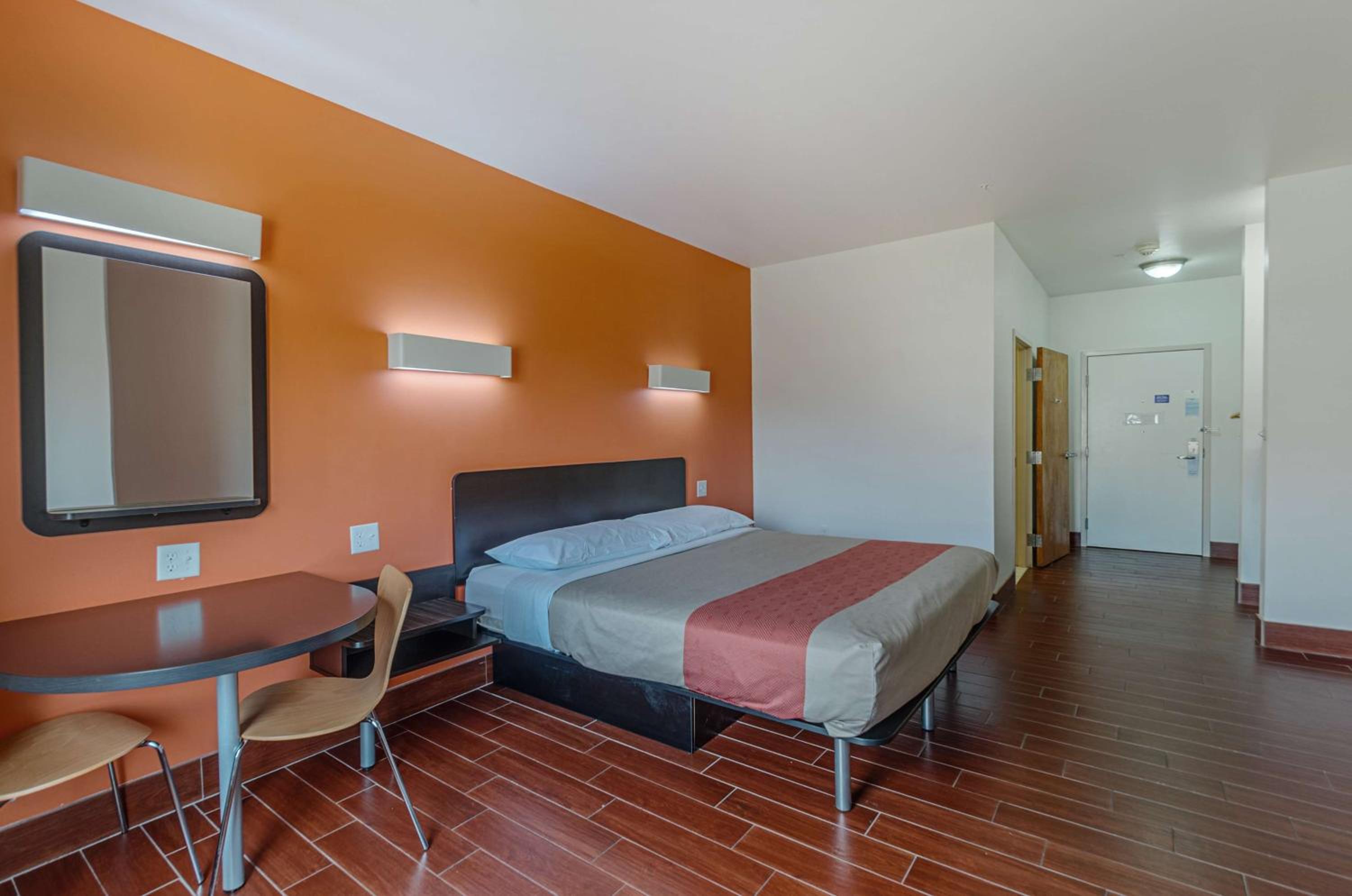 Winchester Vacations - Motel6 Winchester, VA - Property Image 18