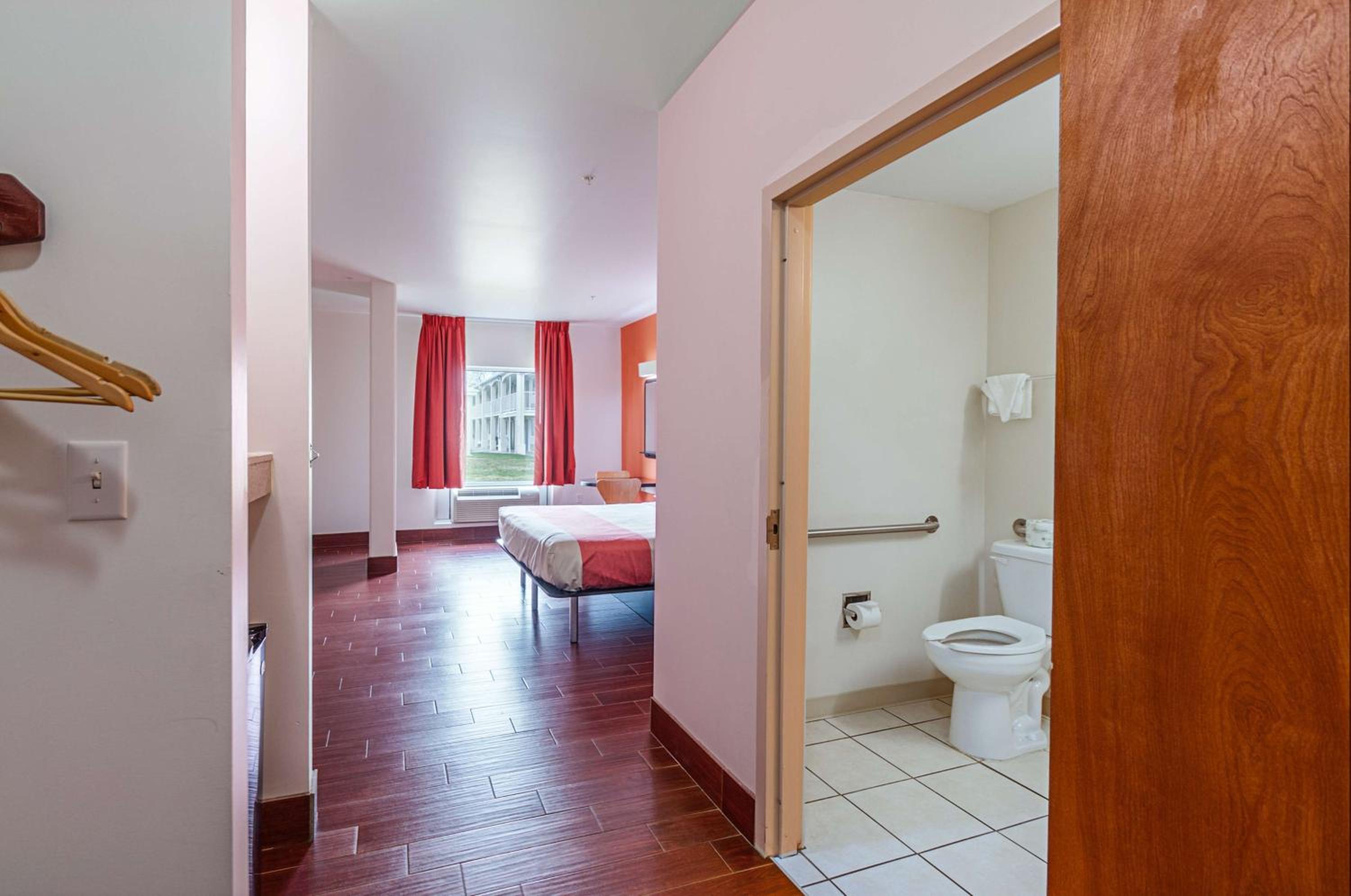 Winchester Vacations - Motel6 Winchester, VA - Property Image 13
