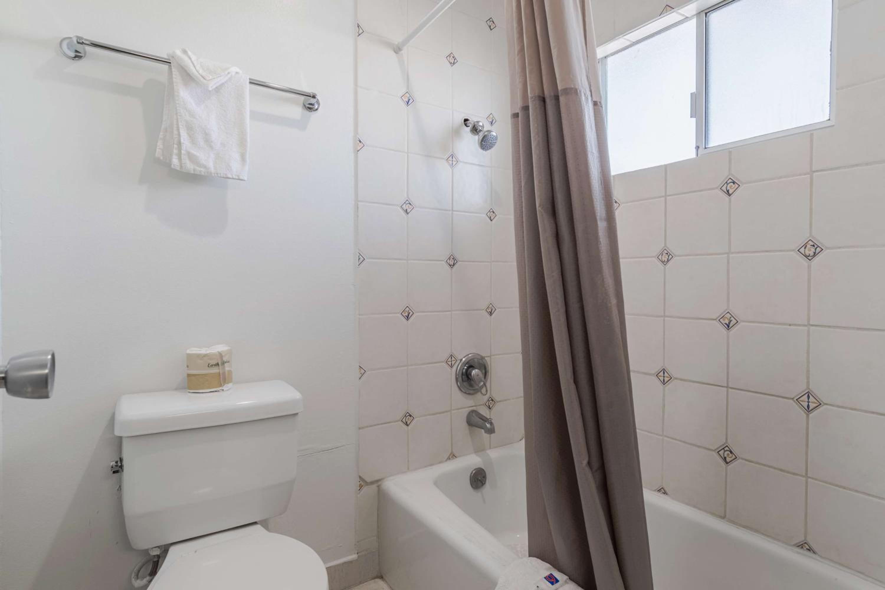 Barstow Vacations - Motel 6-Barstow, CA - Route 66 - Property Image 11