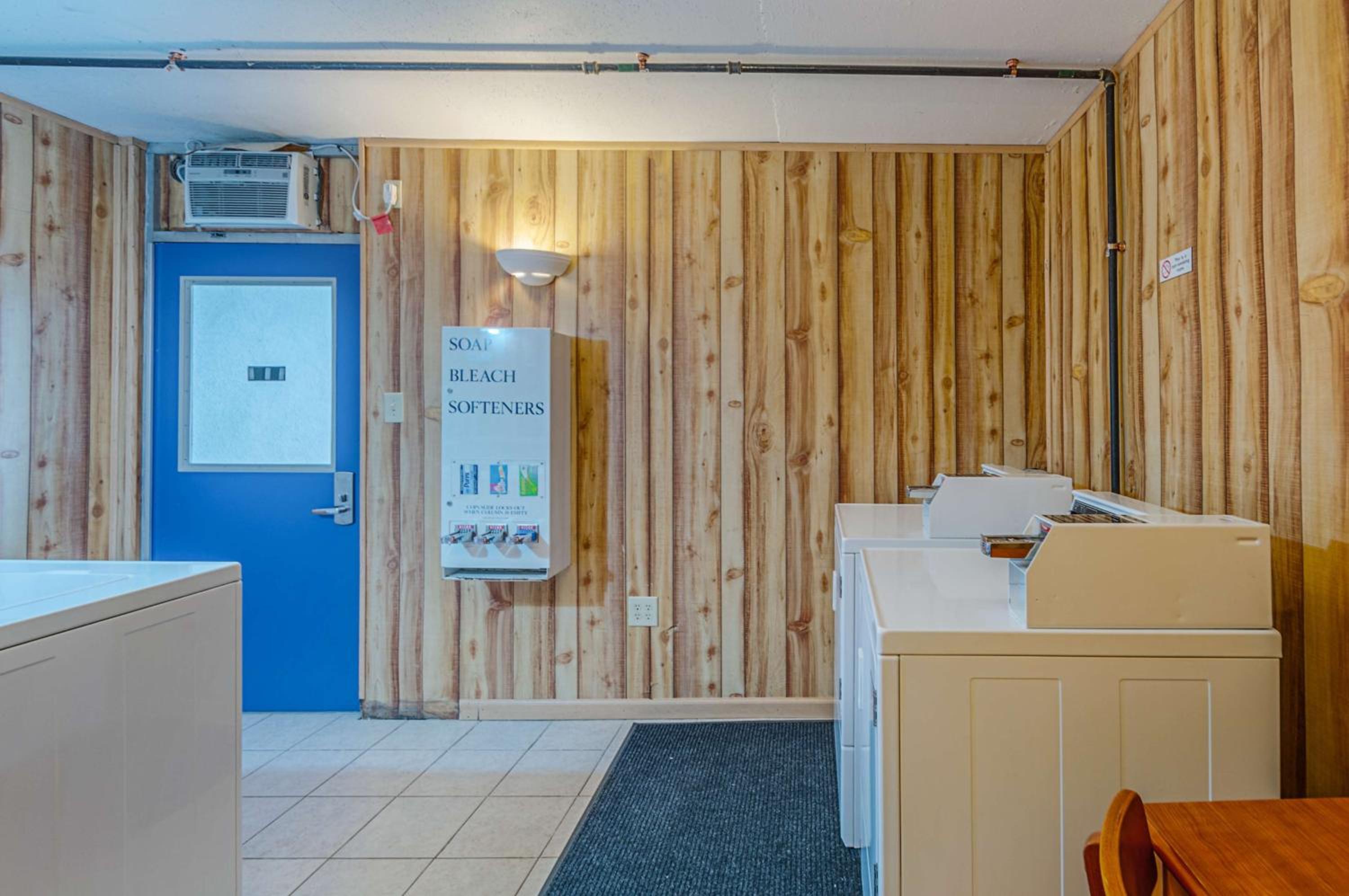 Winchester Vacations - Motel6 Winchester, VA - Property Image 6