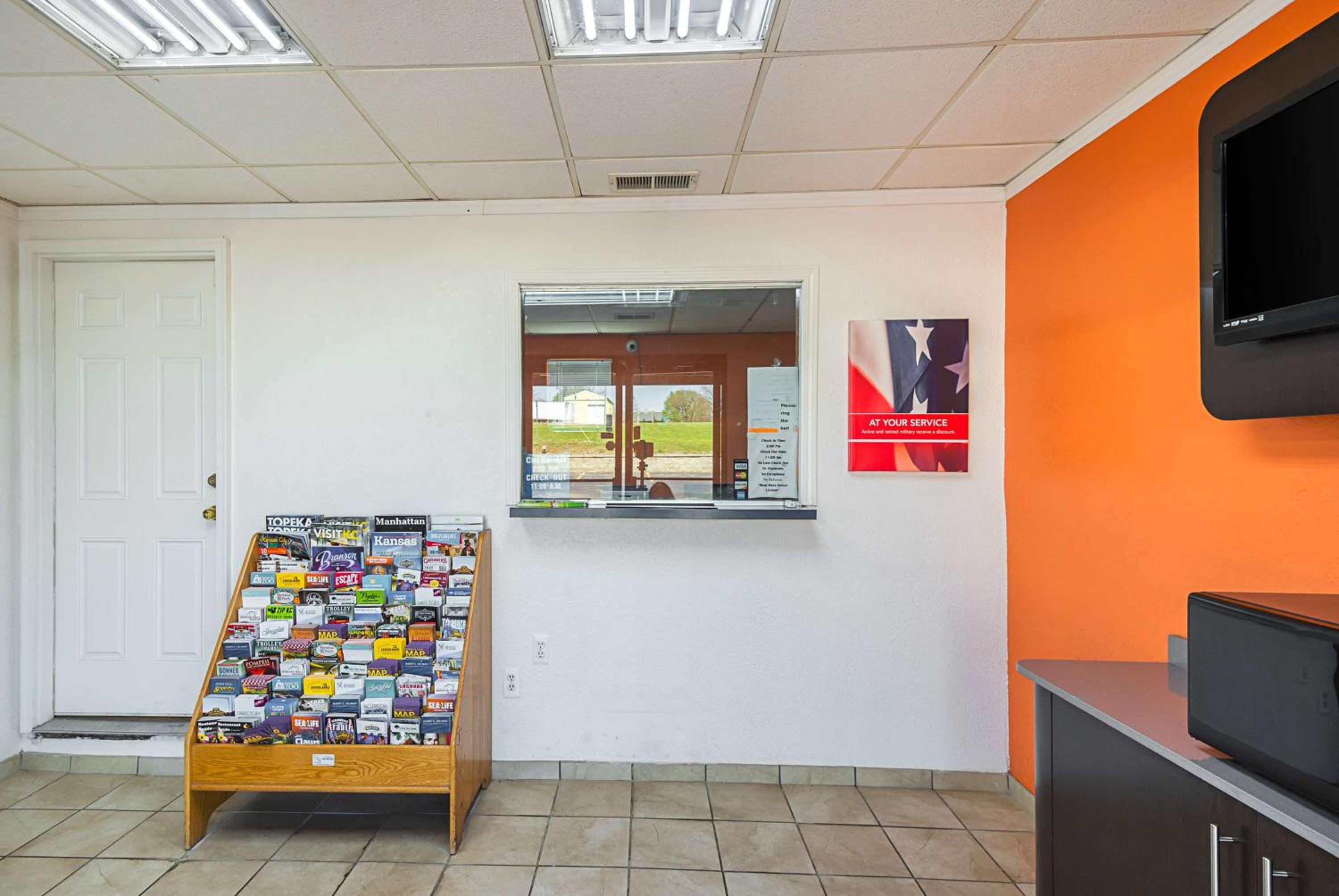 Motel 6-Blue Springs, MO - Property Image 7