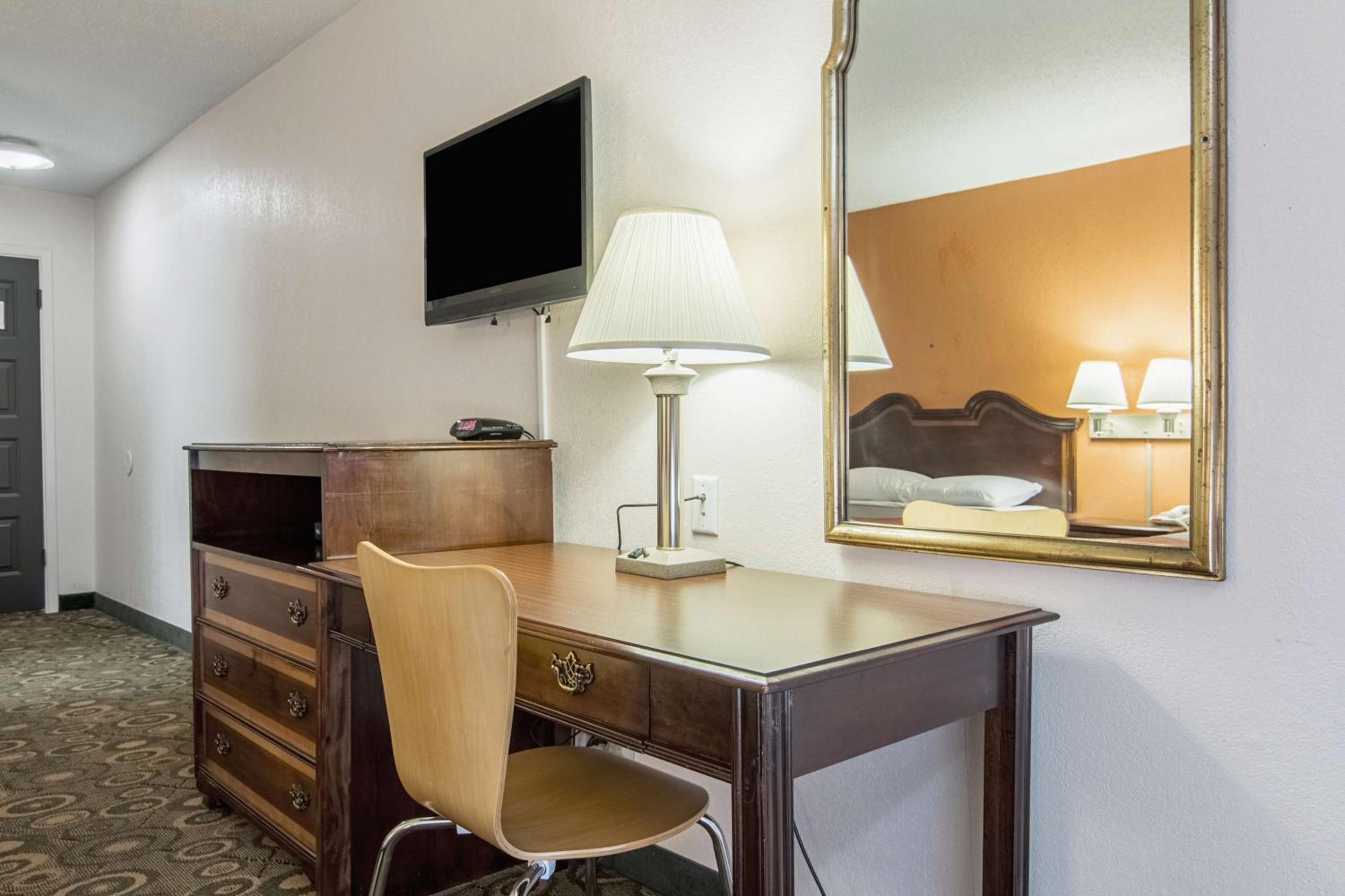 Motel 6-Hope, AR view 4
