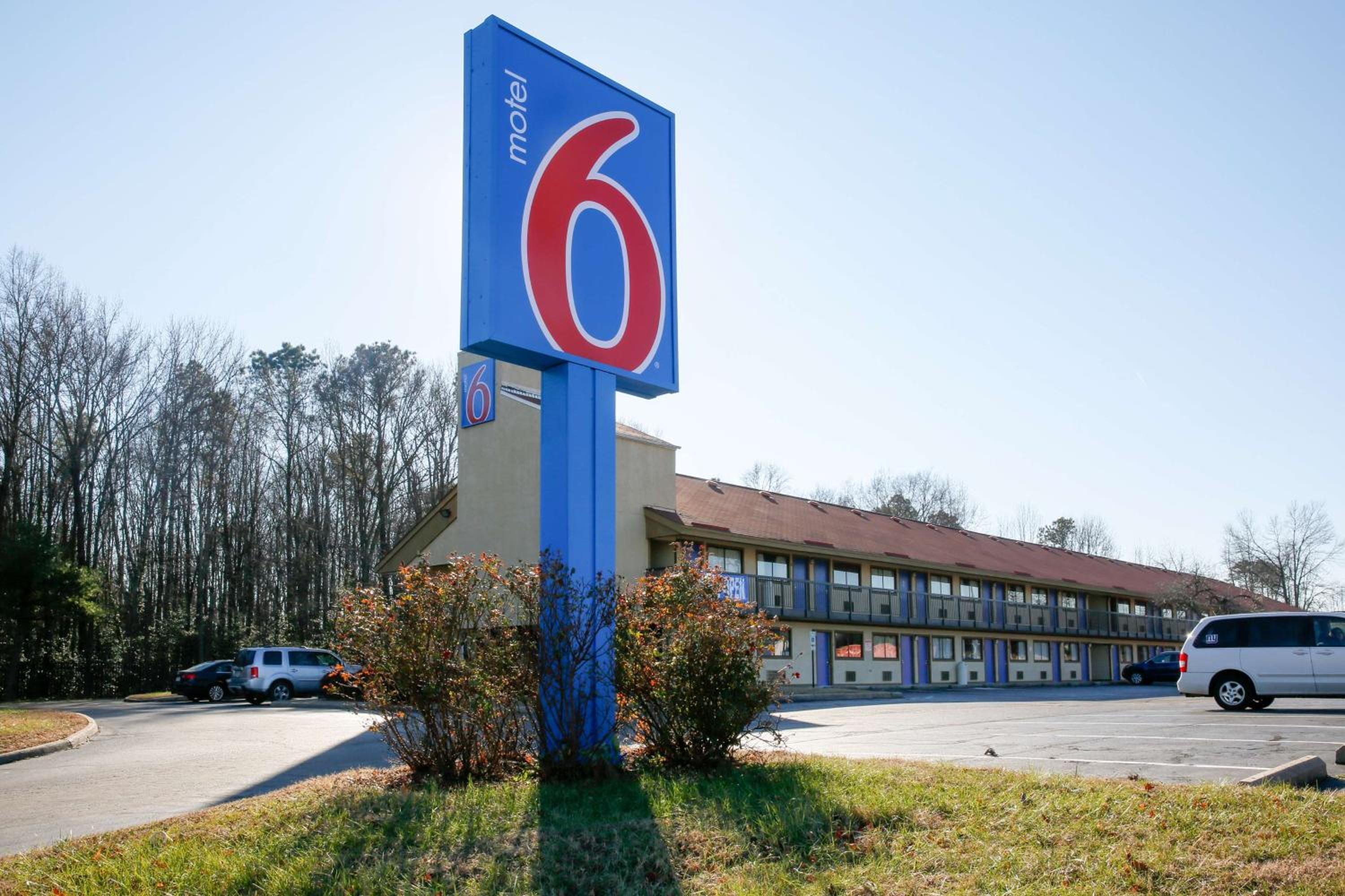Hotel Motel 6-Richmond, VA - Midlothian Turnpike - Image 1