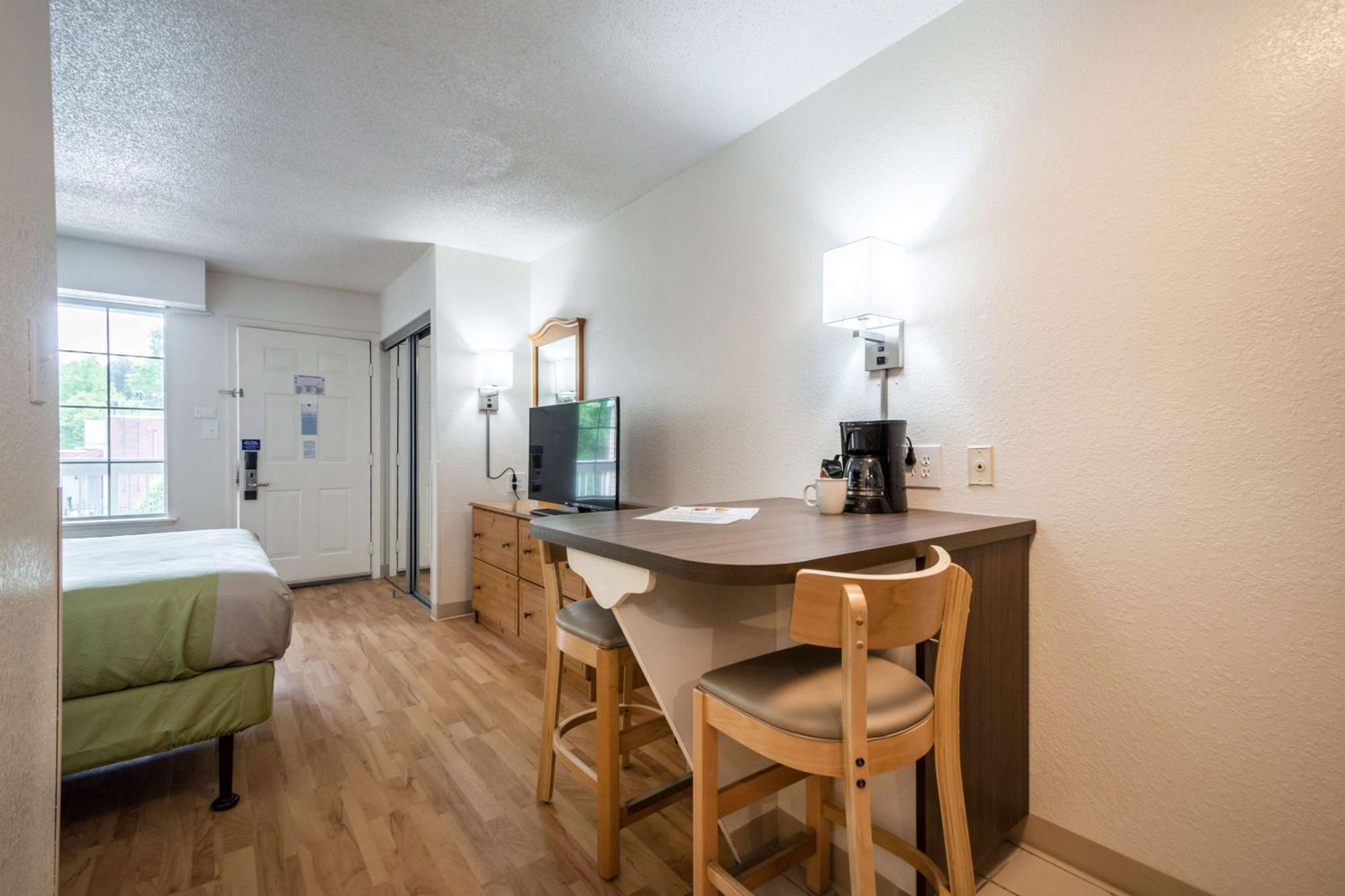 Studio 6 Extended Stay - Roswell, GA - Atlanta