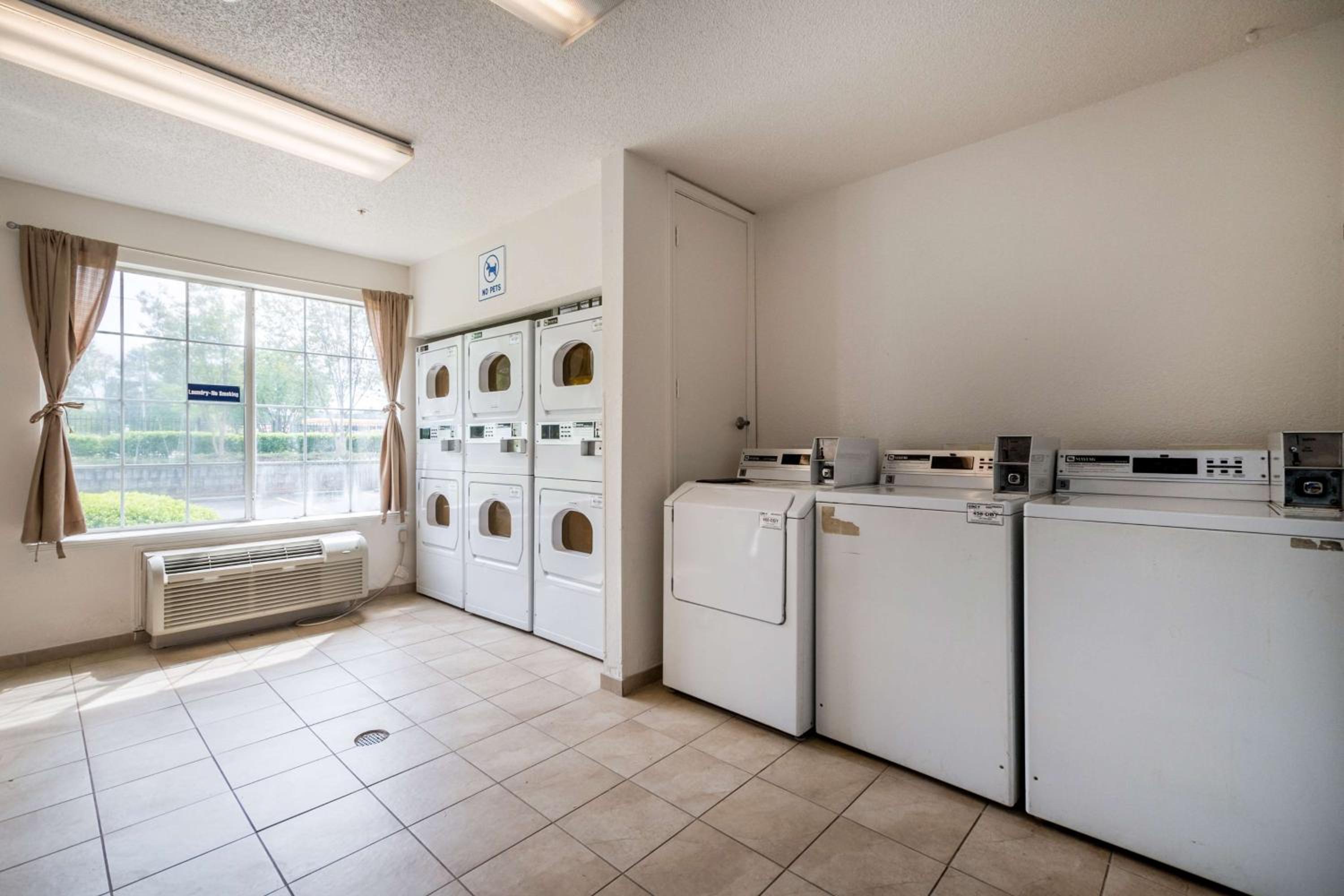 Studio 6 Extended Stay - Roswell, GA - Atlanta