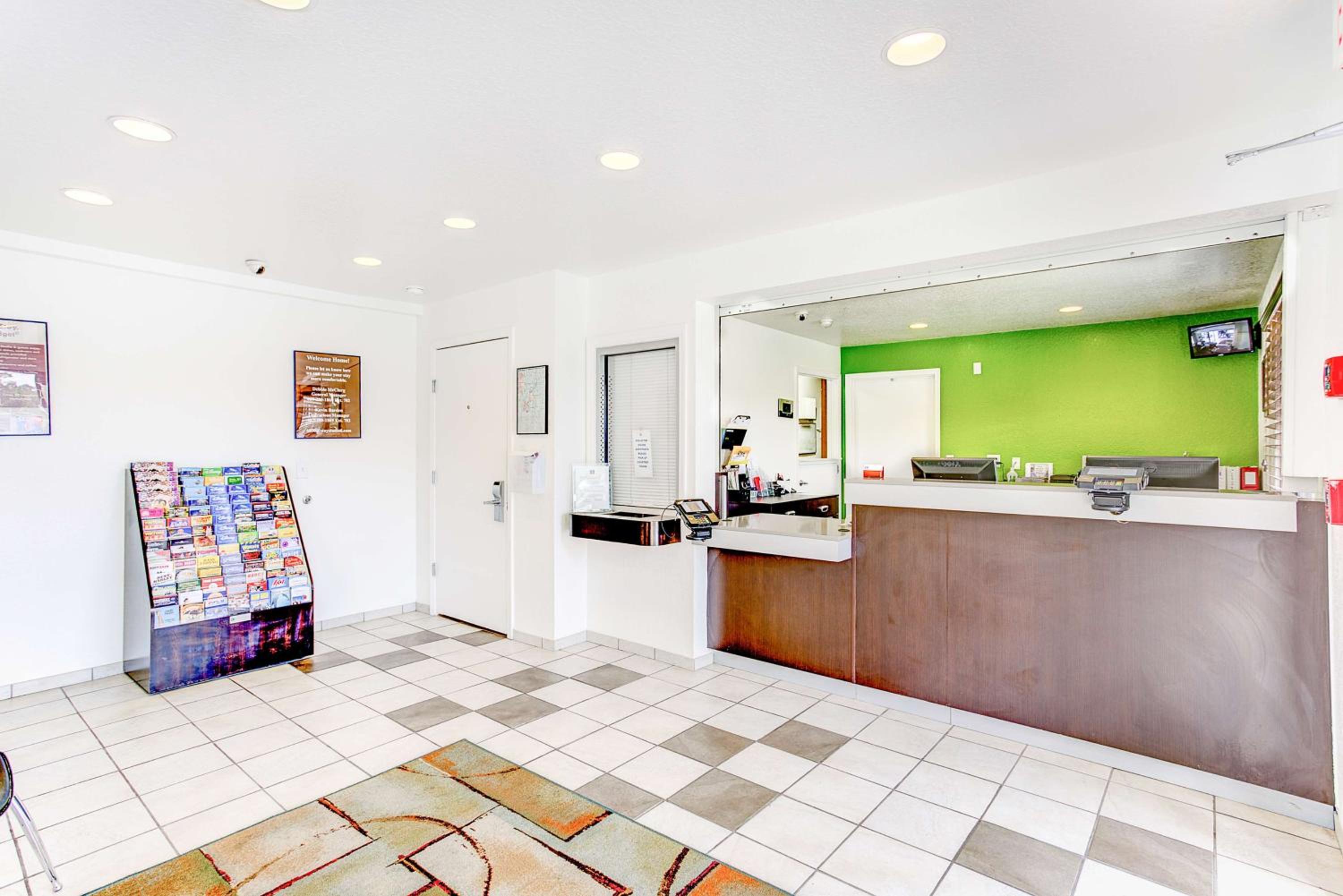 Studio 6 Extended Stay - Kissimmee, FL - Orlando