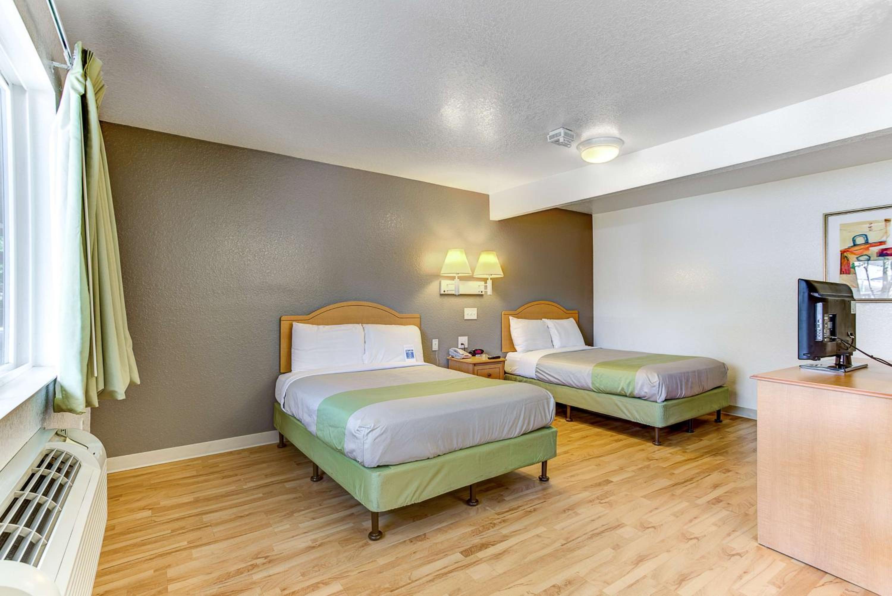 Studio 6 Extended Stay - Kissimmee, FL - Orlando