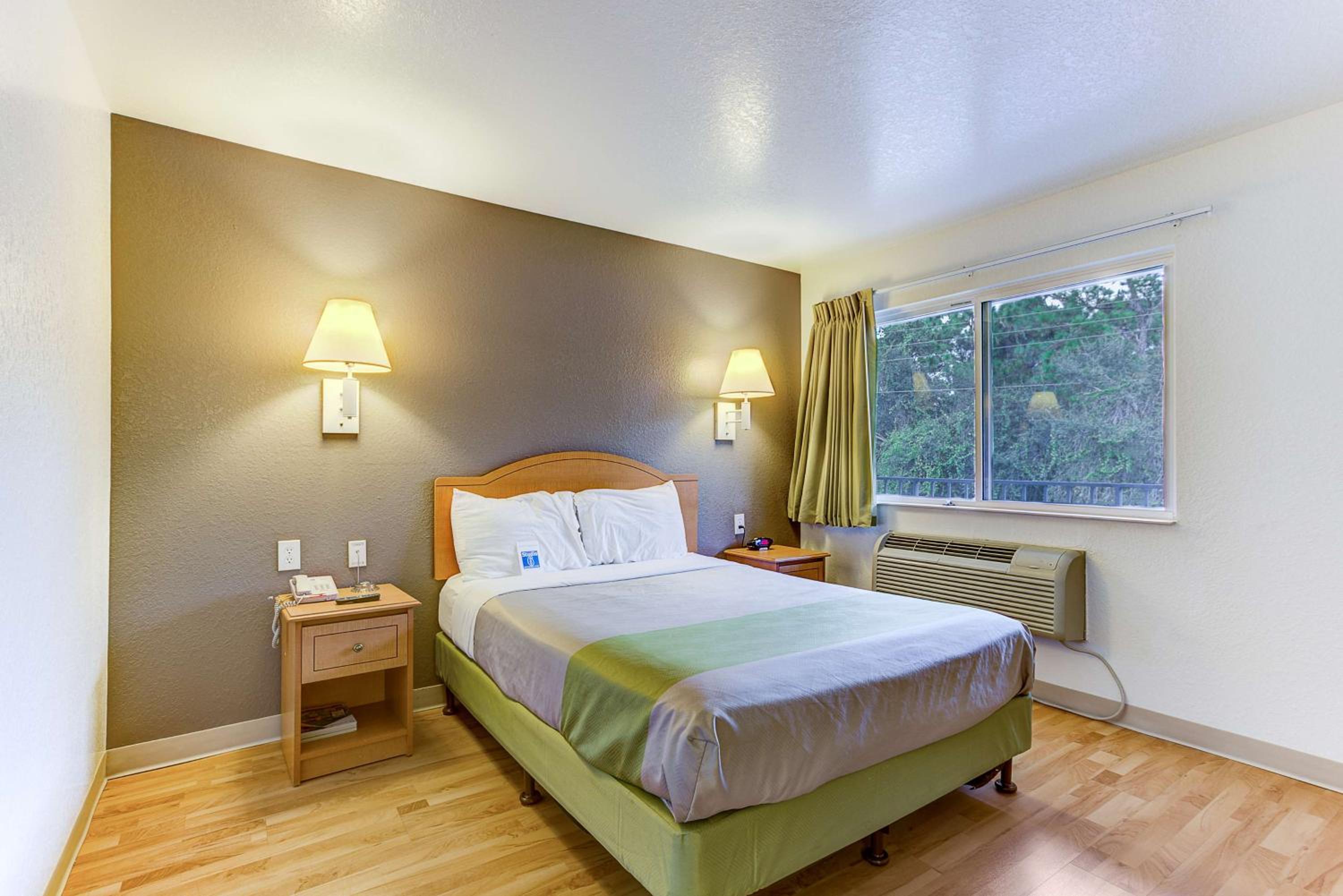 Studio 6 Extended Stay - Kissimmee, FL - Orlando